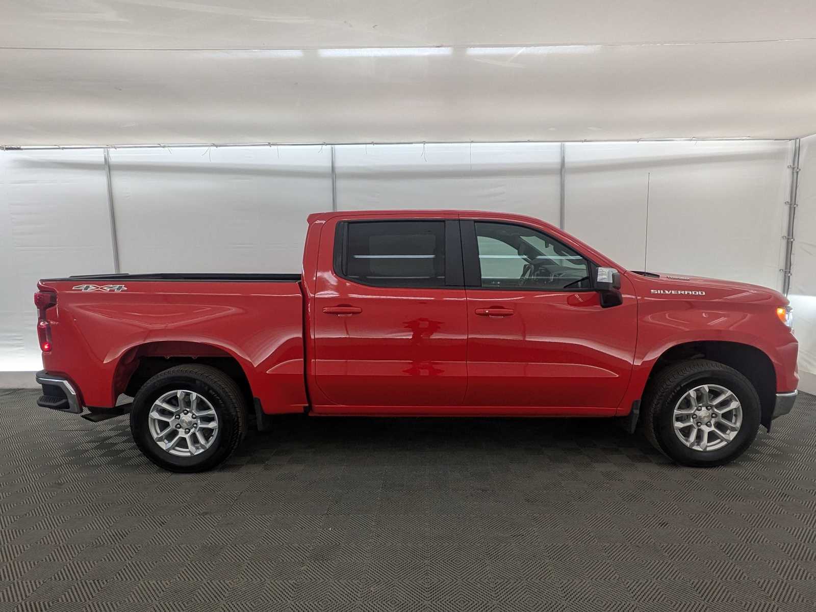 Thumbnail: 2024 Chevrolet Silverado 1500 - 7