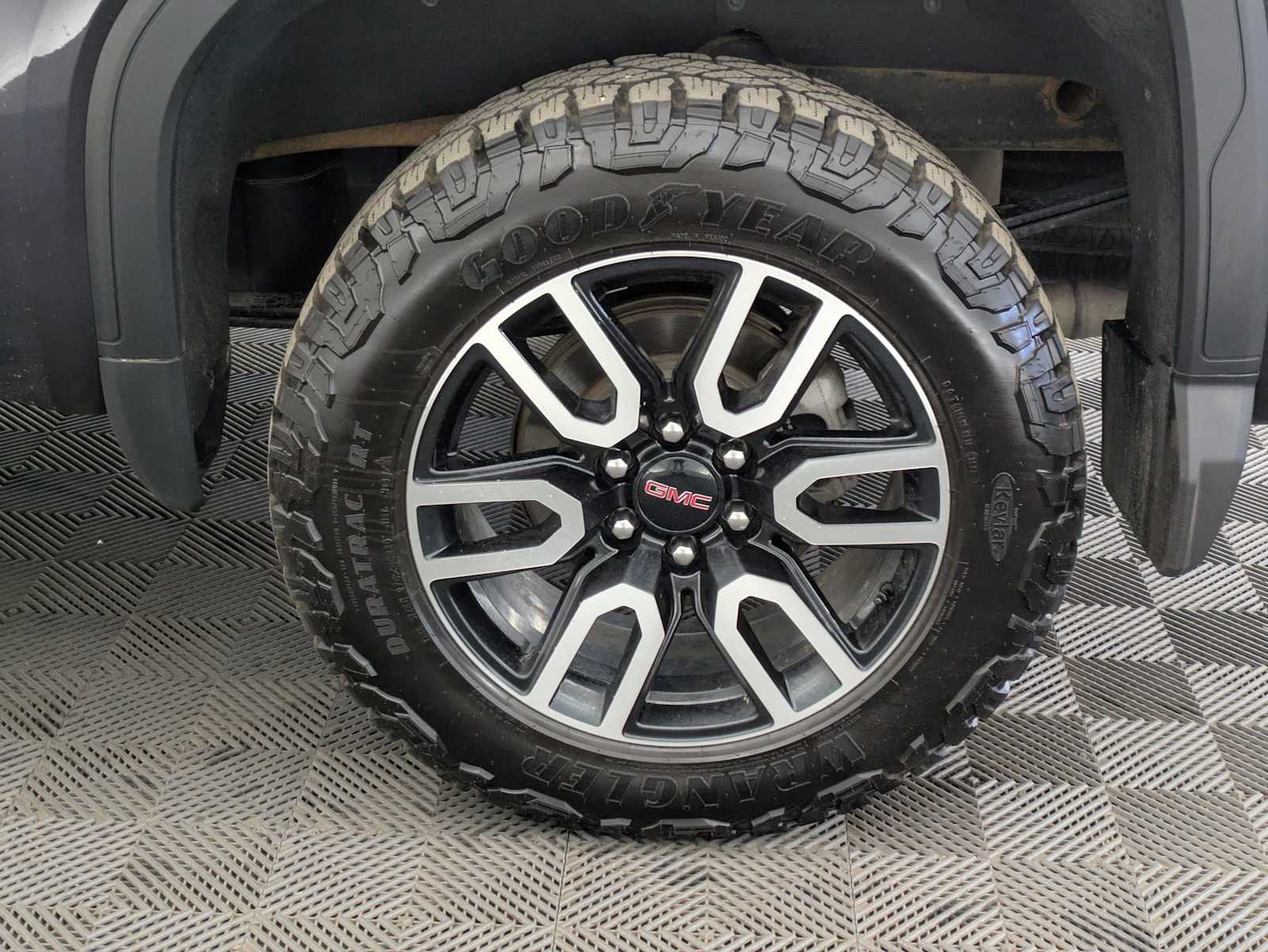 2023 GMC Sierra 1500 AT4 14