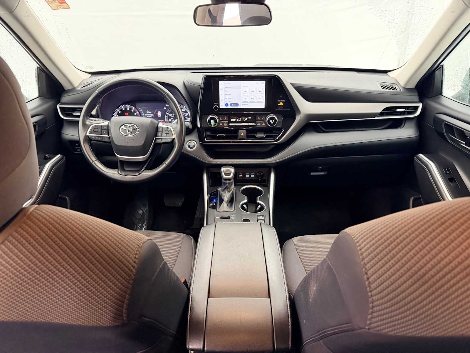 Thumbnail: 2024 Toyota Highlander - 15