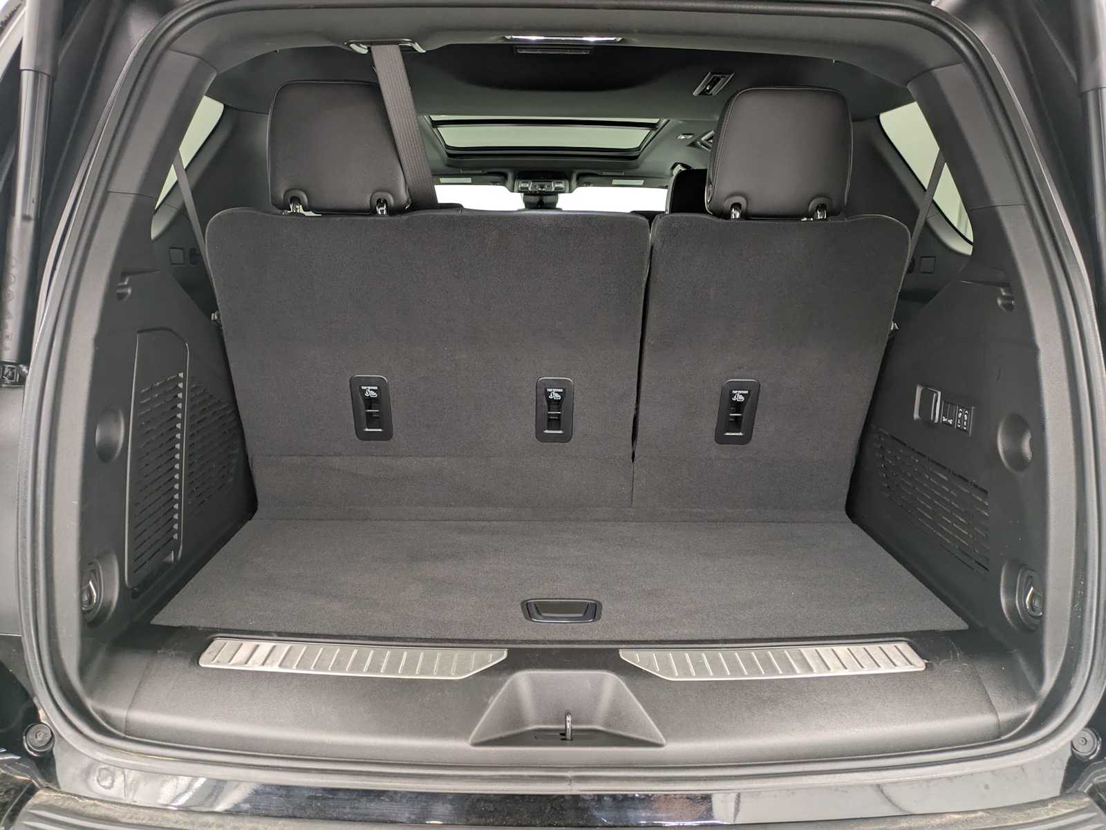 Thumbnail: 2025 Chevrolet Tahoe - 33