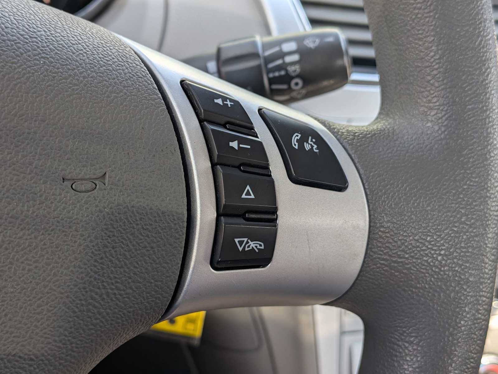 Thumbnail: 2011 Chevrolet Malibu - 24