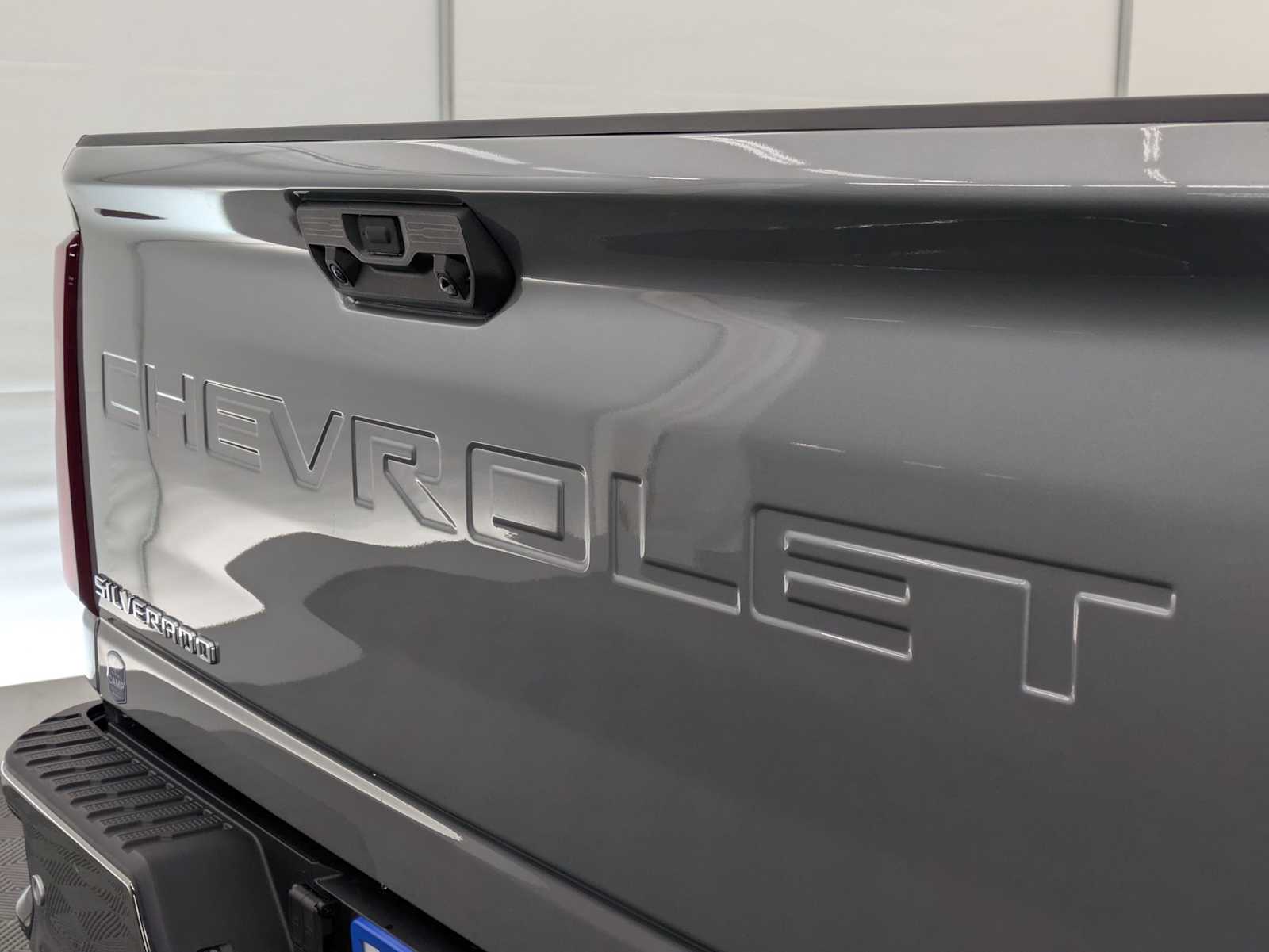 Thumbnail: 2026 Chevrolet Silverado 3500 - 14