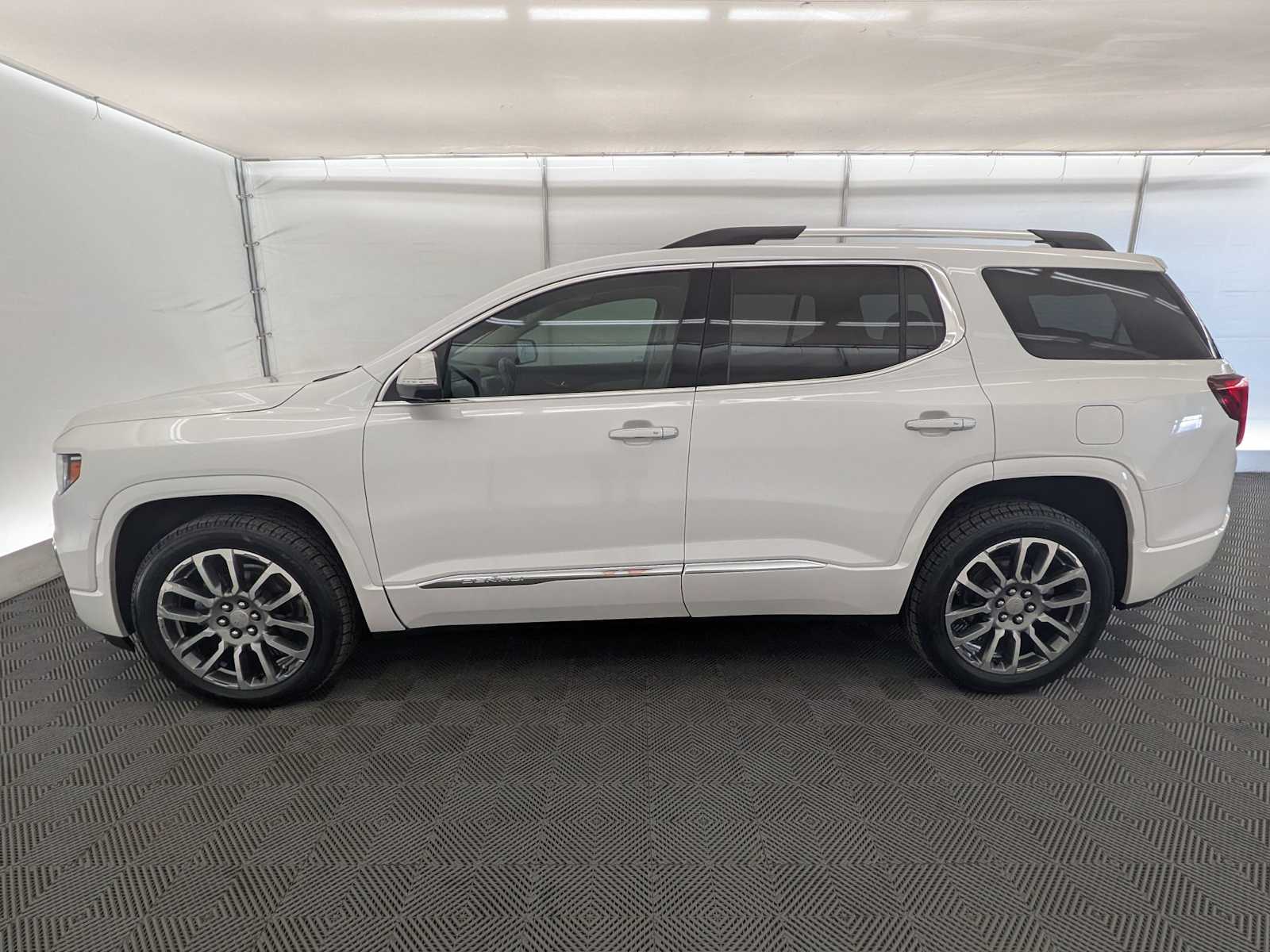 Thumbnail: 2021 GMC Acadia - 3