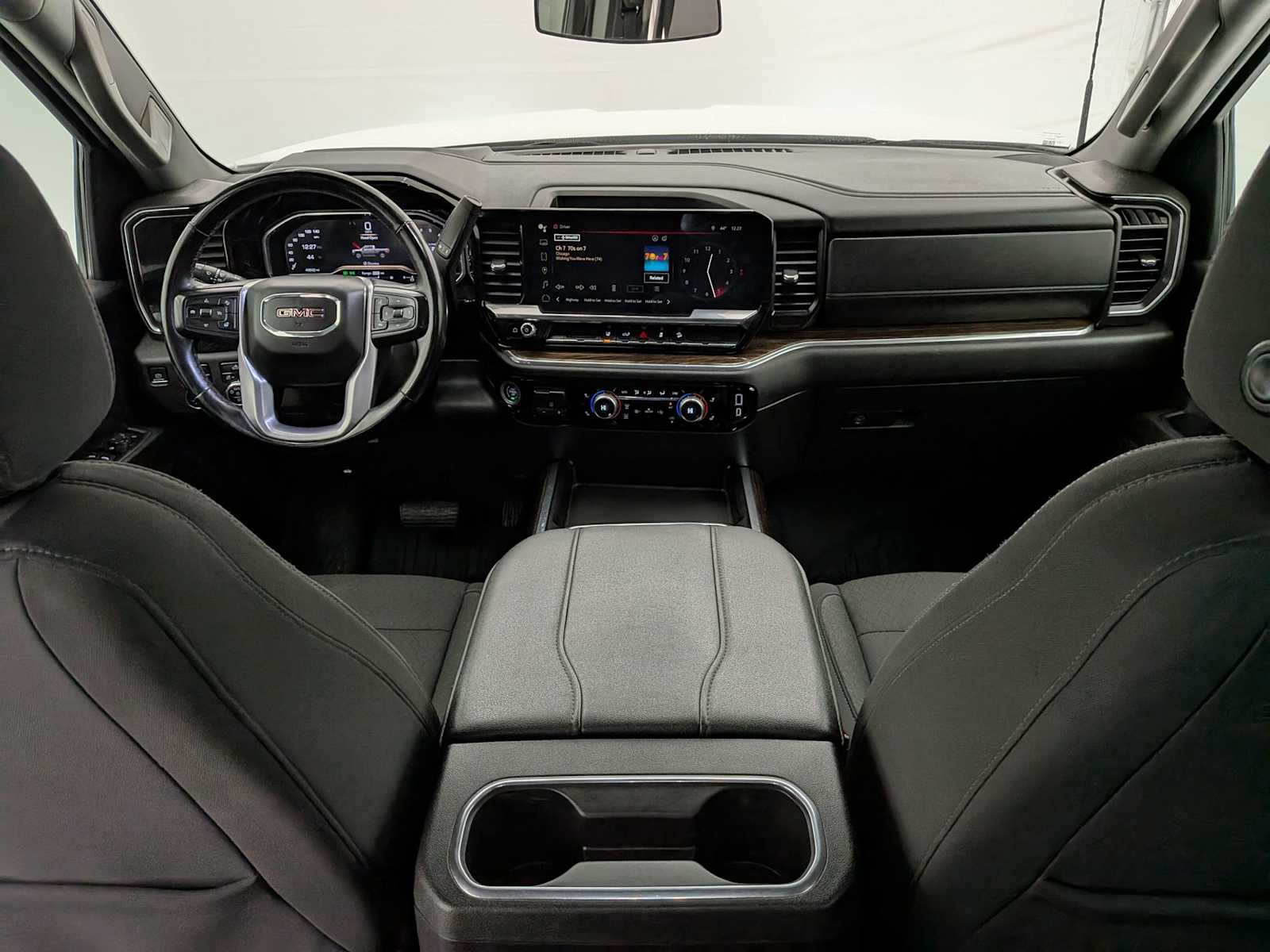 Thumbnail: 2024 GMC Sierra 3500 - 17