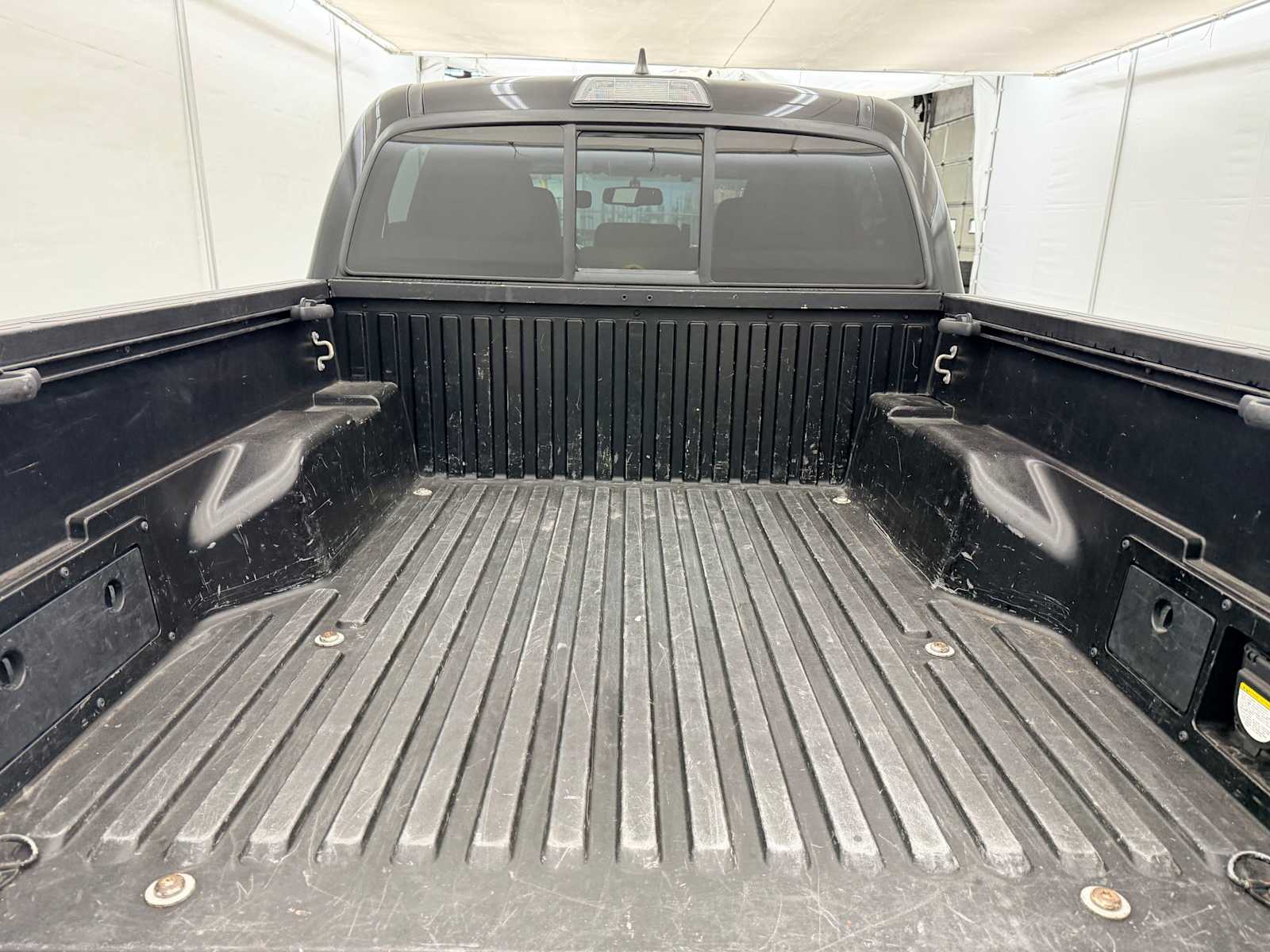 Thumbnail: 2016 Toyota Tacoma - 32