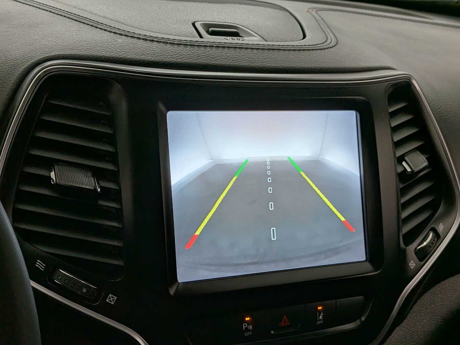 Thumbnail: 2022 Jeep Cherokee - 29