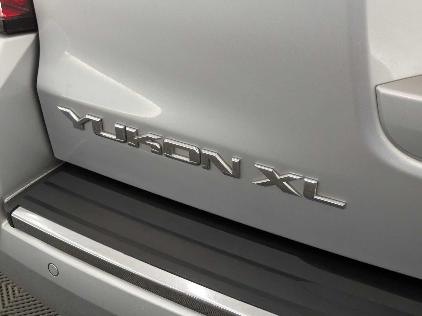 2015 GMC Yukon XL Denali 13