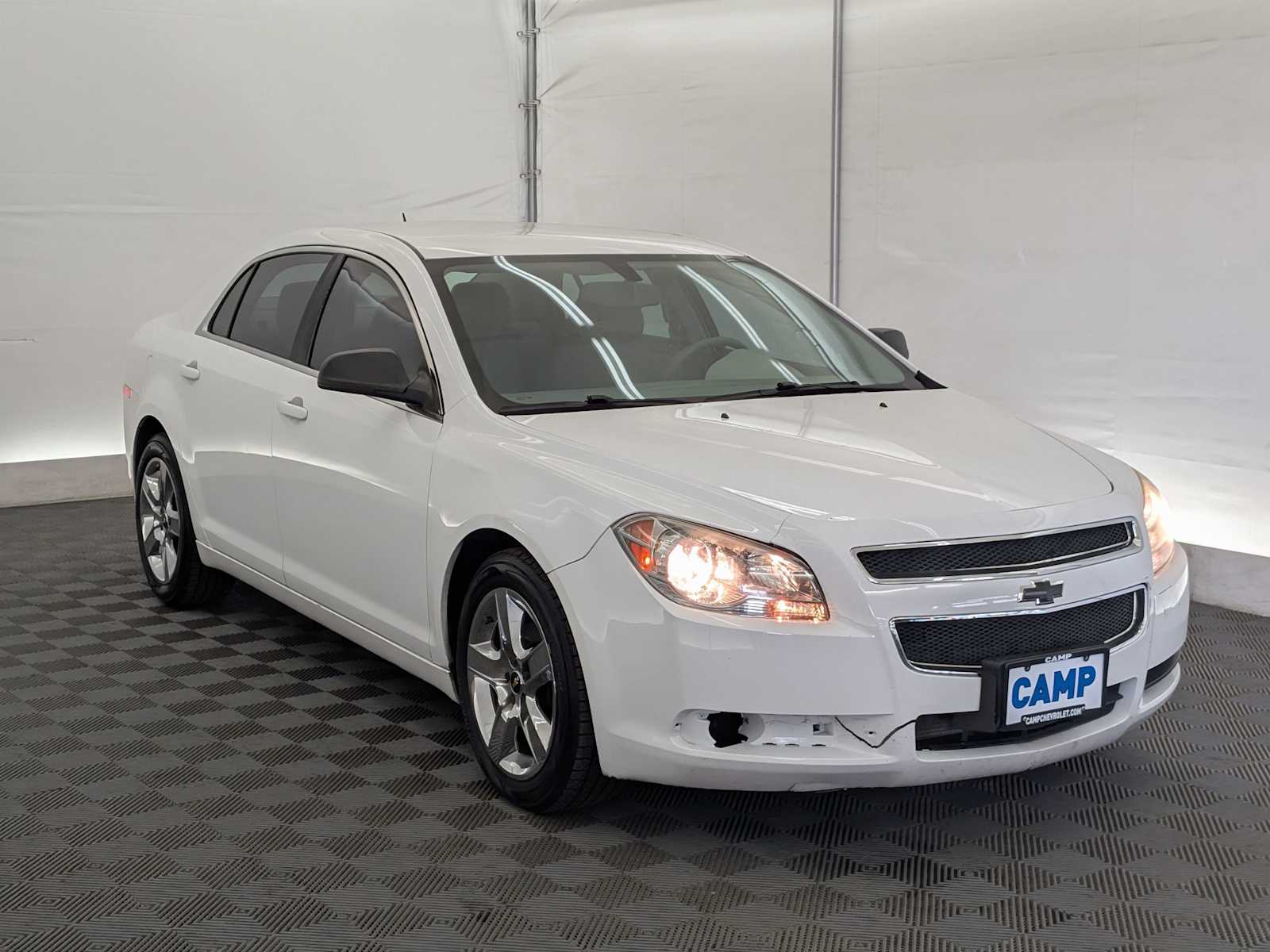 Thumbnail: 2011 Chevrolet Malibu - 8
