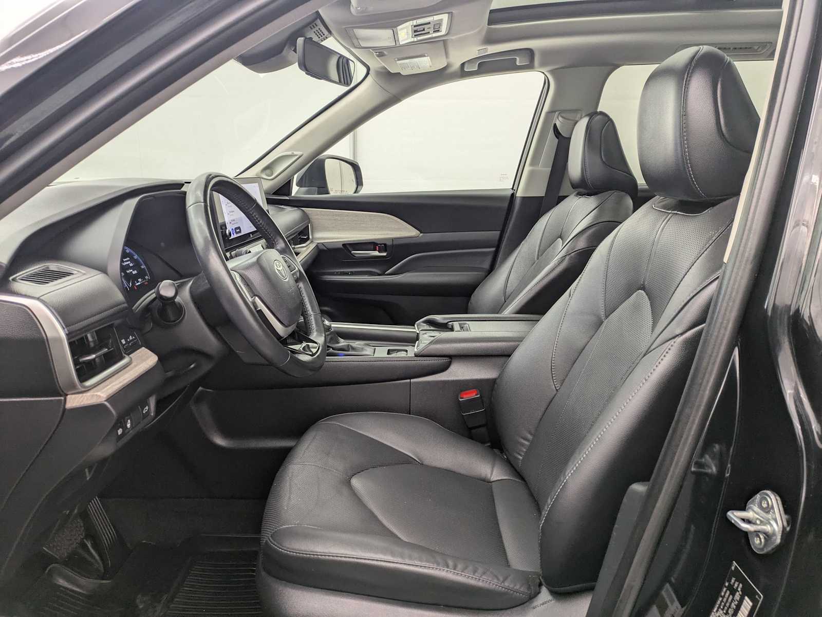 Thumbnail: 2024 Toyota Grand Highlander - 17