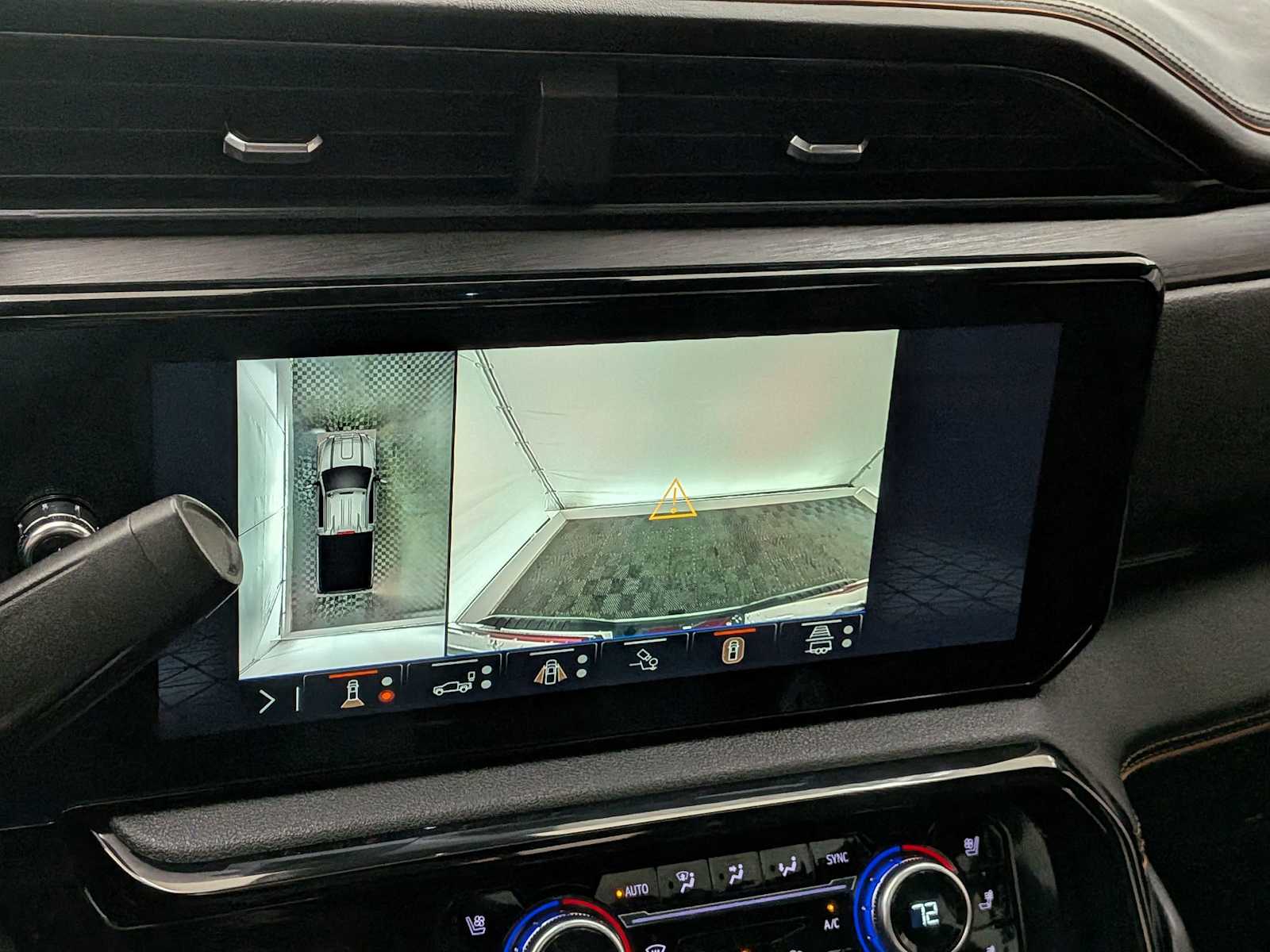 Thumbnail: 2025 GMC Sierra 3500 - 29