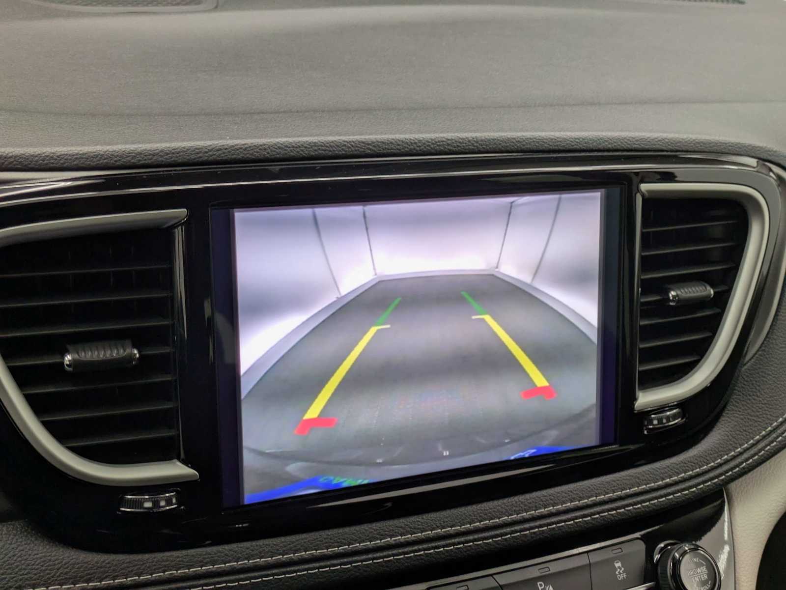 Thumbnail: 2024 Chrysler Pacifica - 30