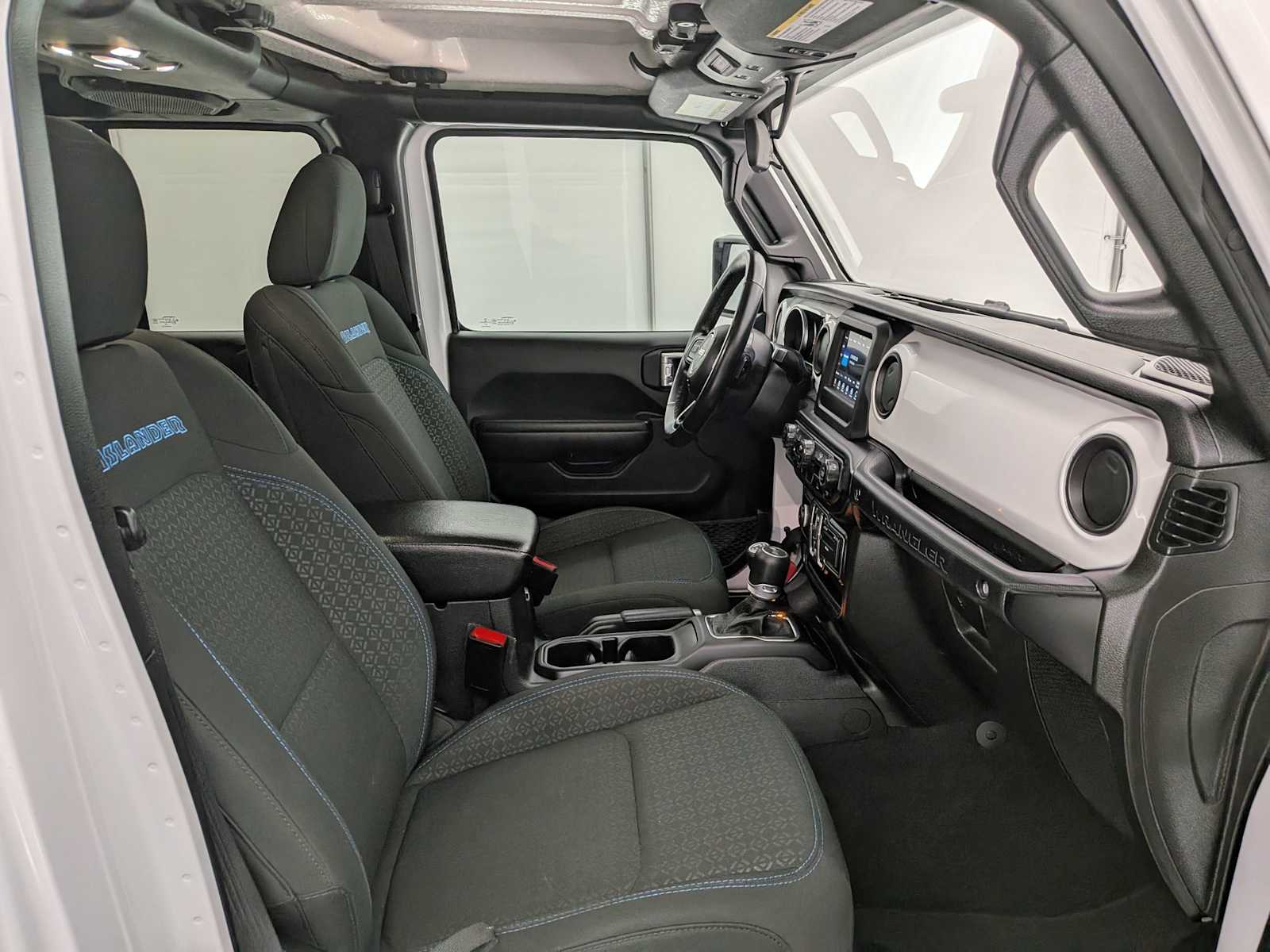 Thumbnail: 2021 Jeep Wrangler - 22