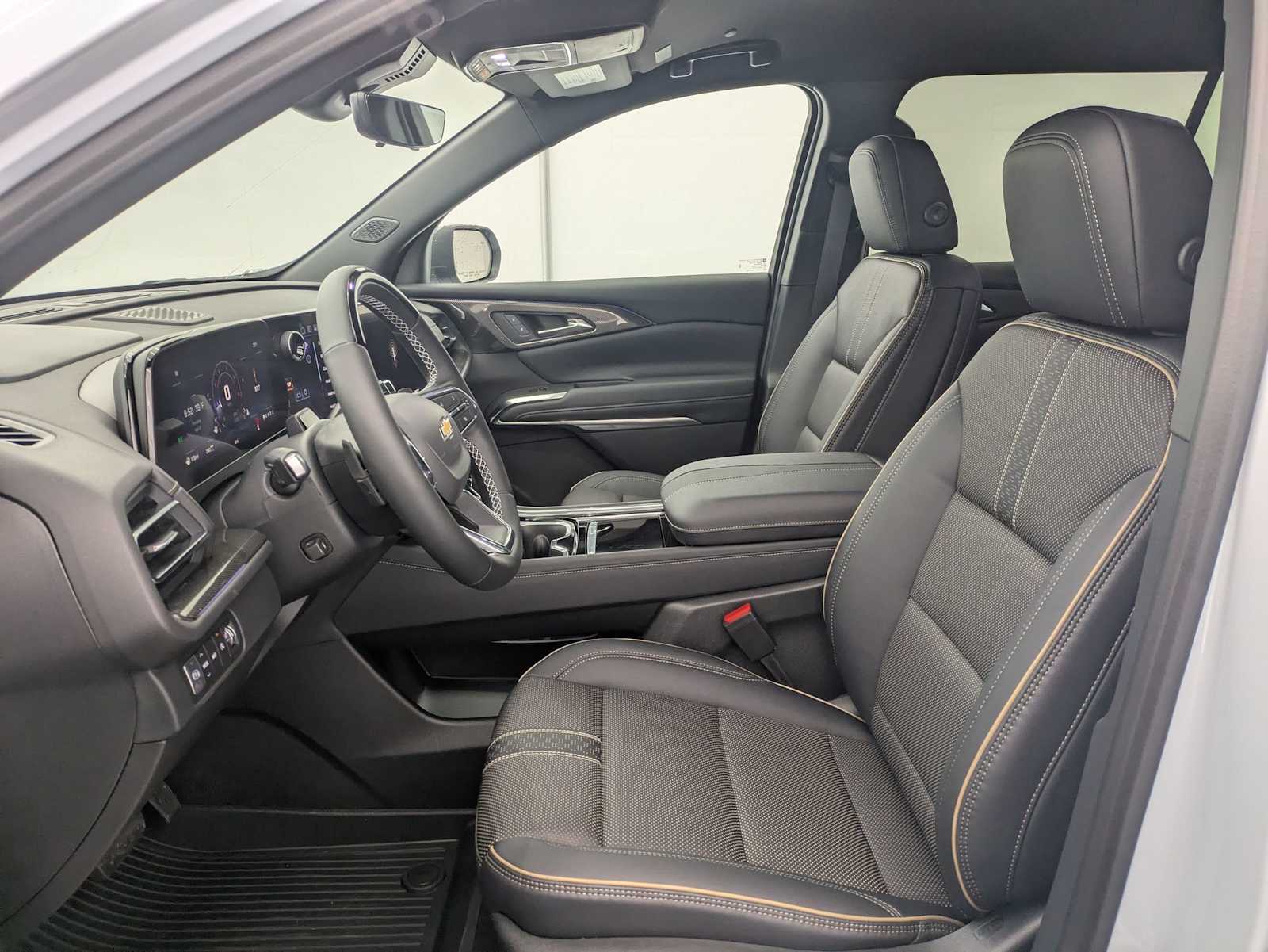 Thumbnail: 2026 Chevrolet Traverse - 16