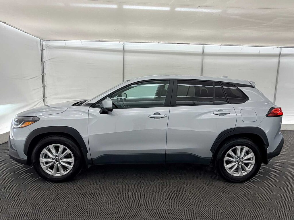 Used 2024 Toyota Corolla Cross LE SUV