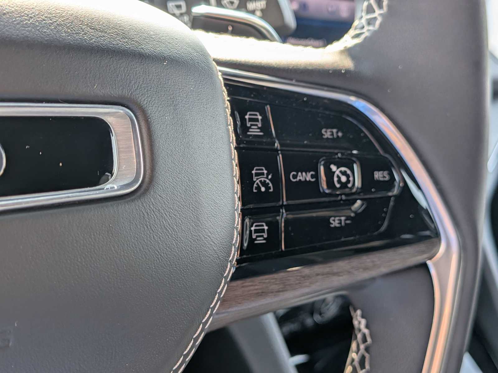 Thumbnail: 2024 Jeep Grand Cherokee L - 27