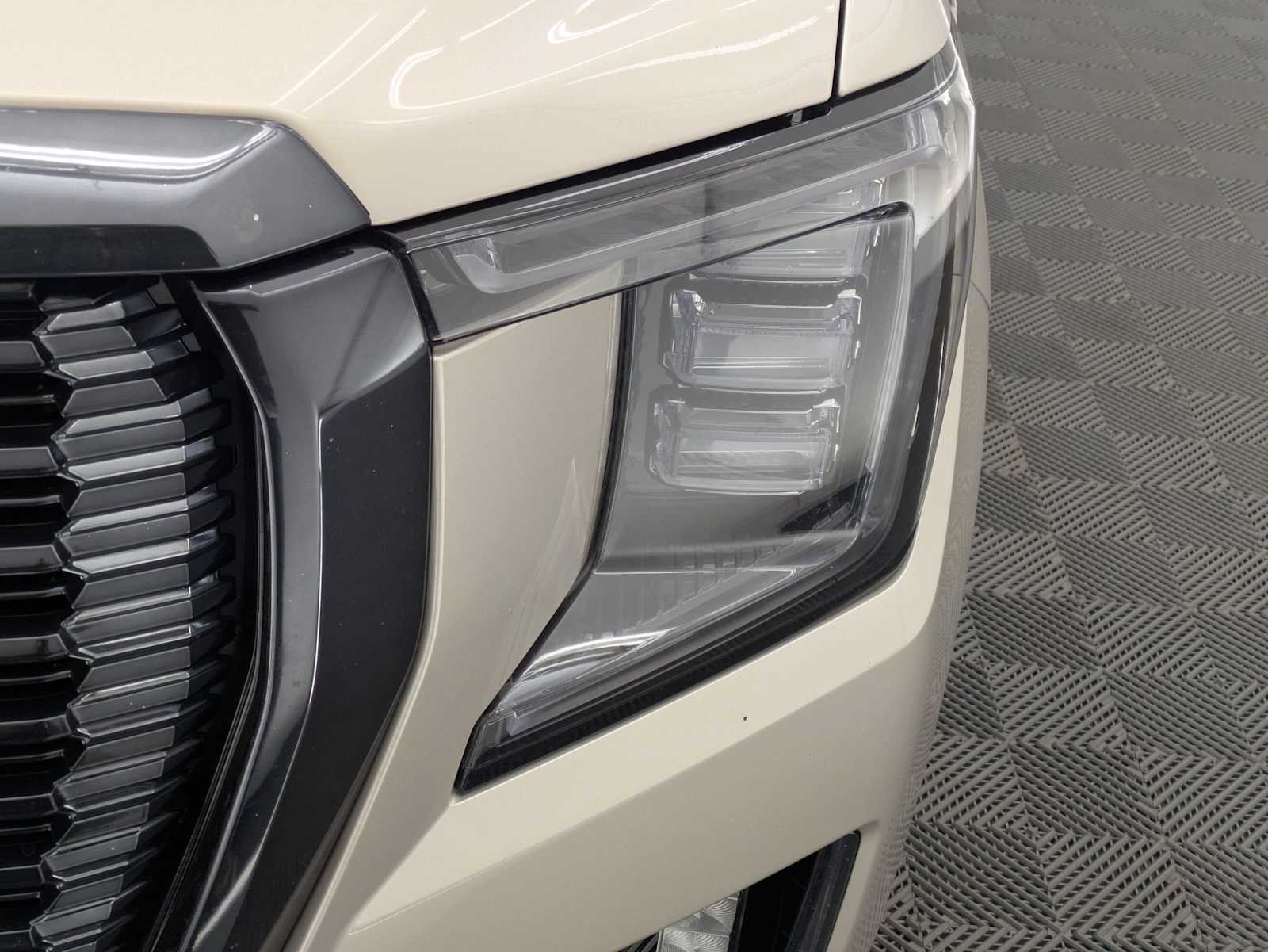 Thumbnail: 2023 GMC Yukon - 10