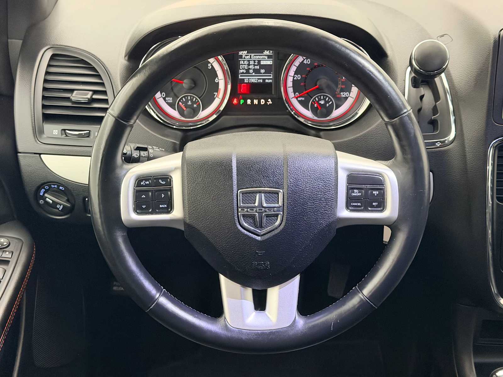 Thumbnail: 2017 Dodge Grand Caravan - 23