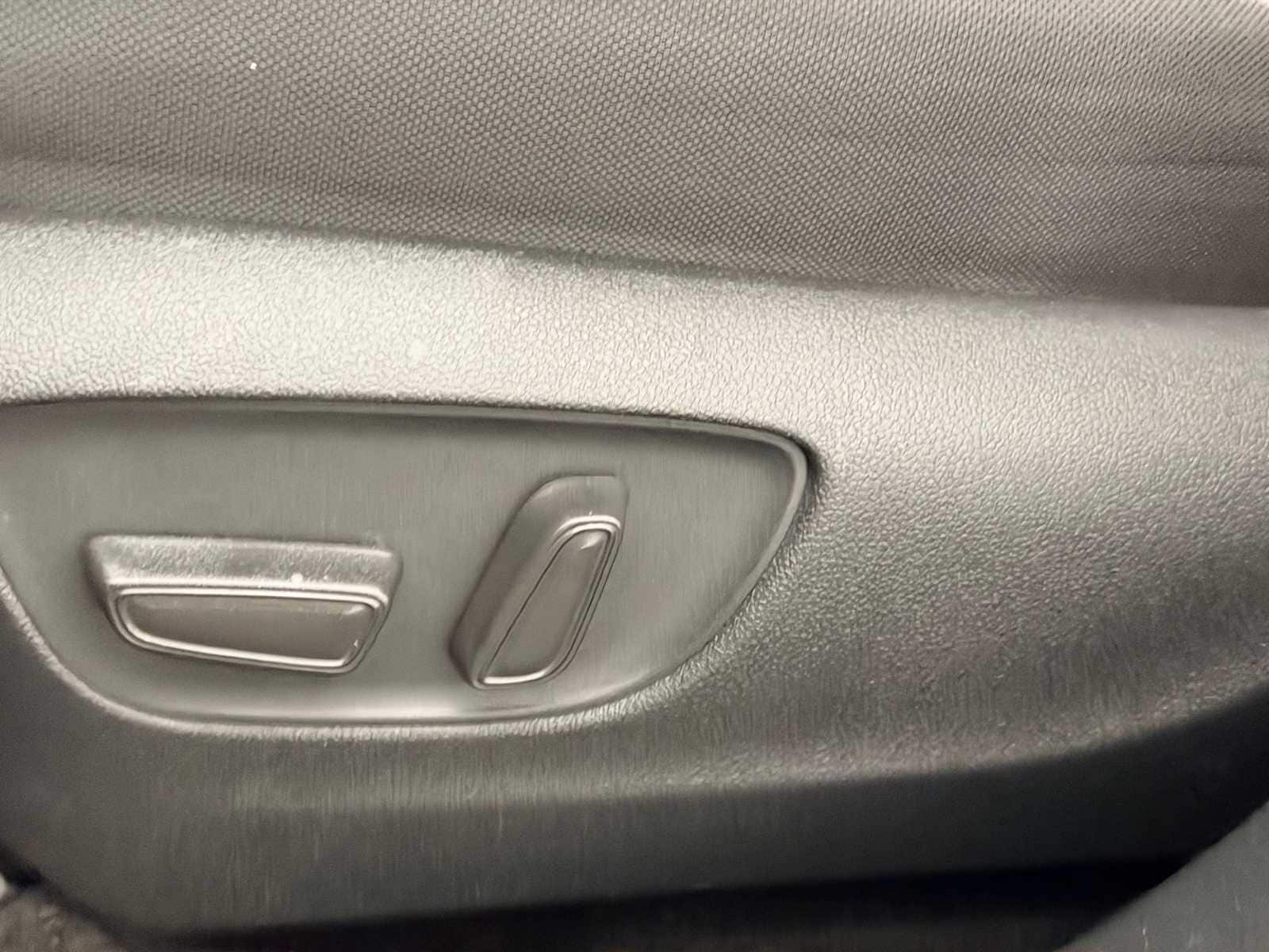 Thumbnail: 2024 Toyota Highlander - 17