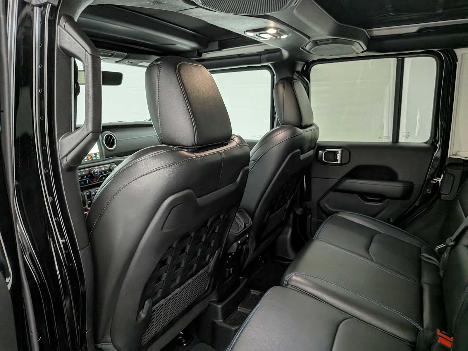 Thumbnail: 2022 Jeep Wrangler - 19