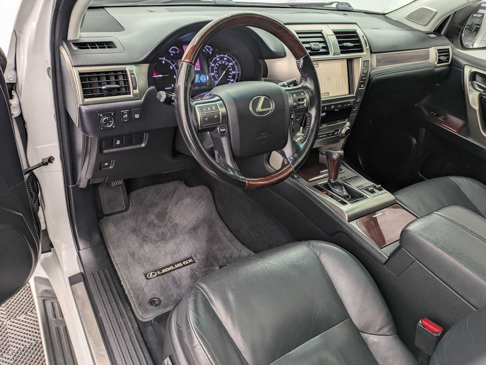 Thumbnail: 2018 Lexus GX - 2