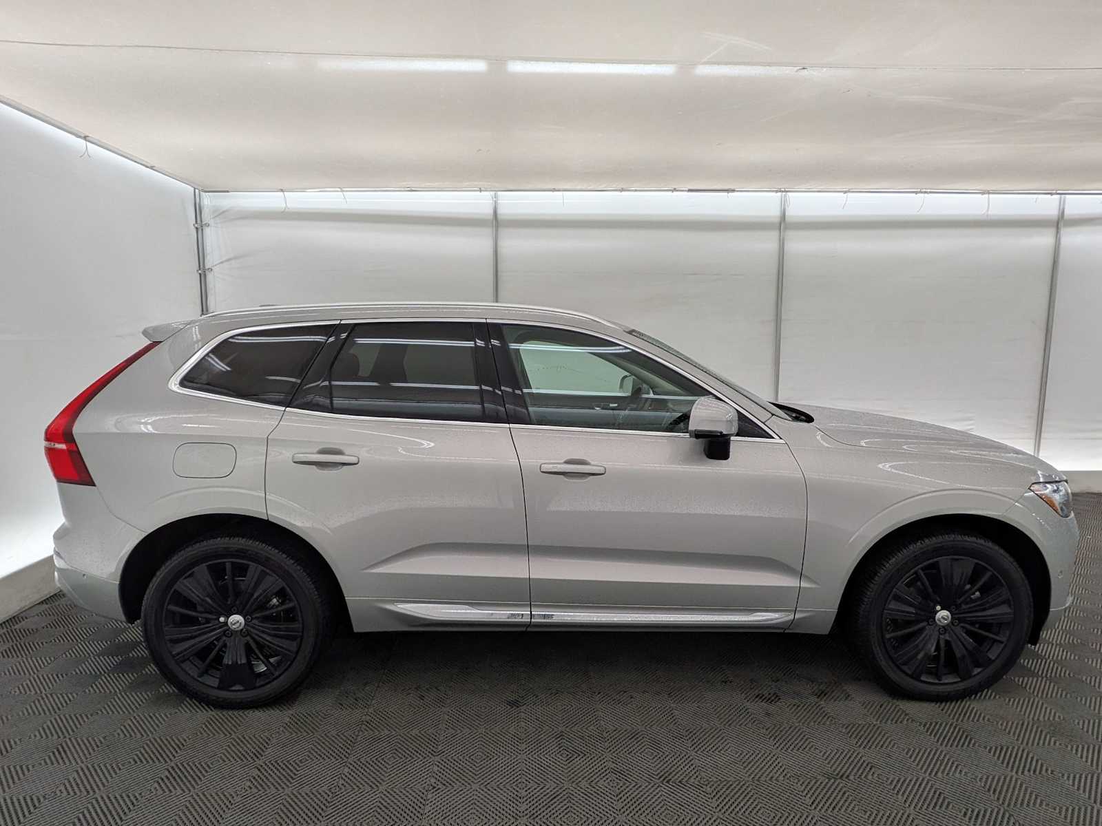 Thumbnail: 2022 Volvo XC60 - 7