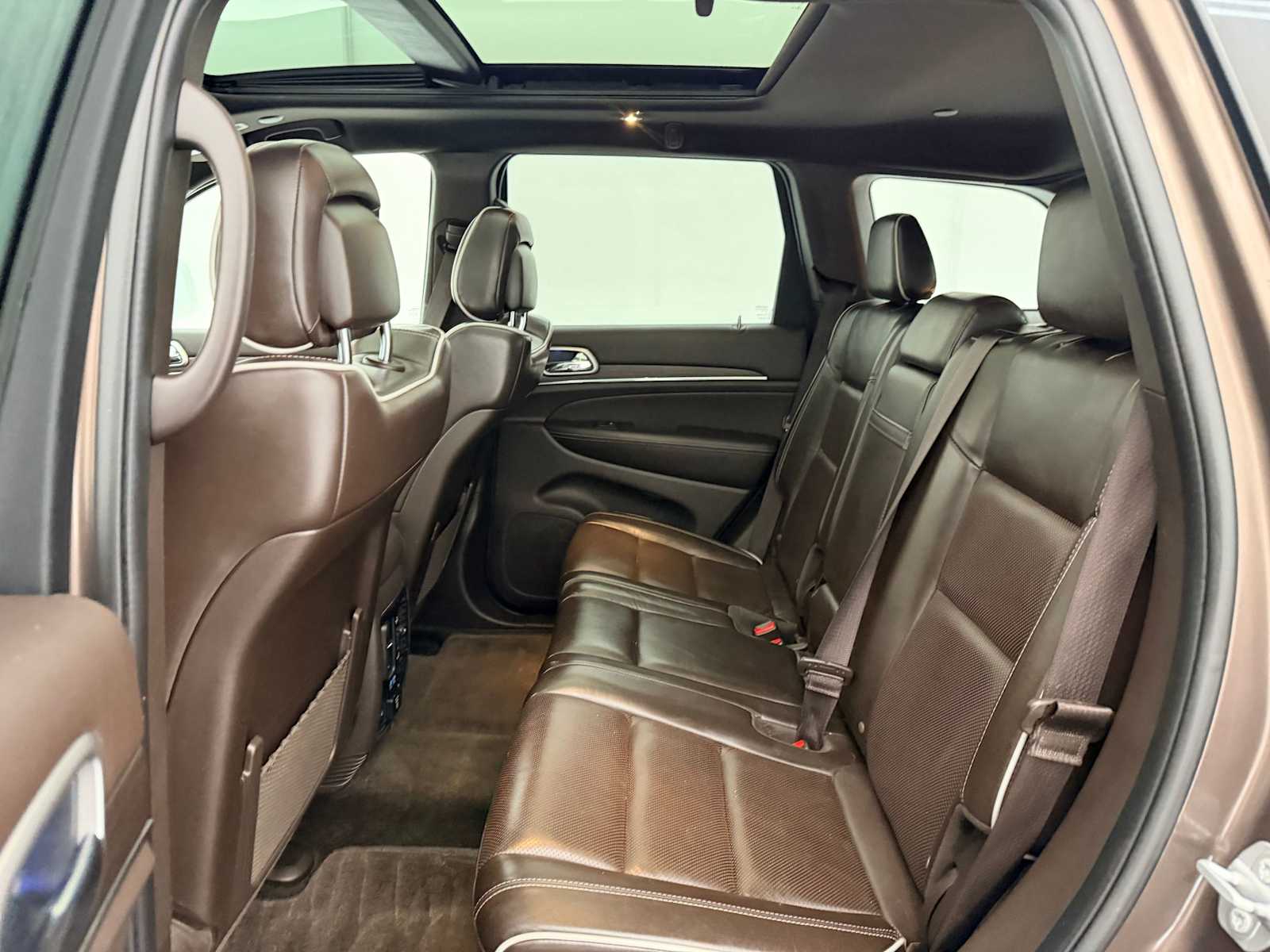 Thumbnail: 2018 Jeep Grand Cherokee - 21