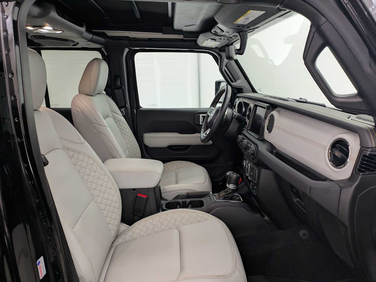 Thumbnail: 2023 Jeep Wrangler - 22