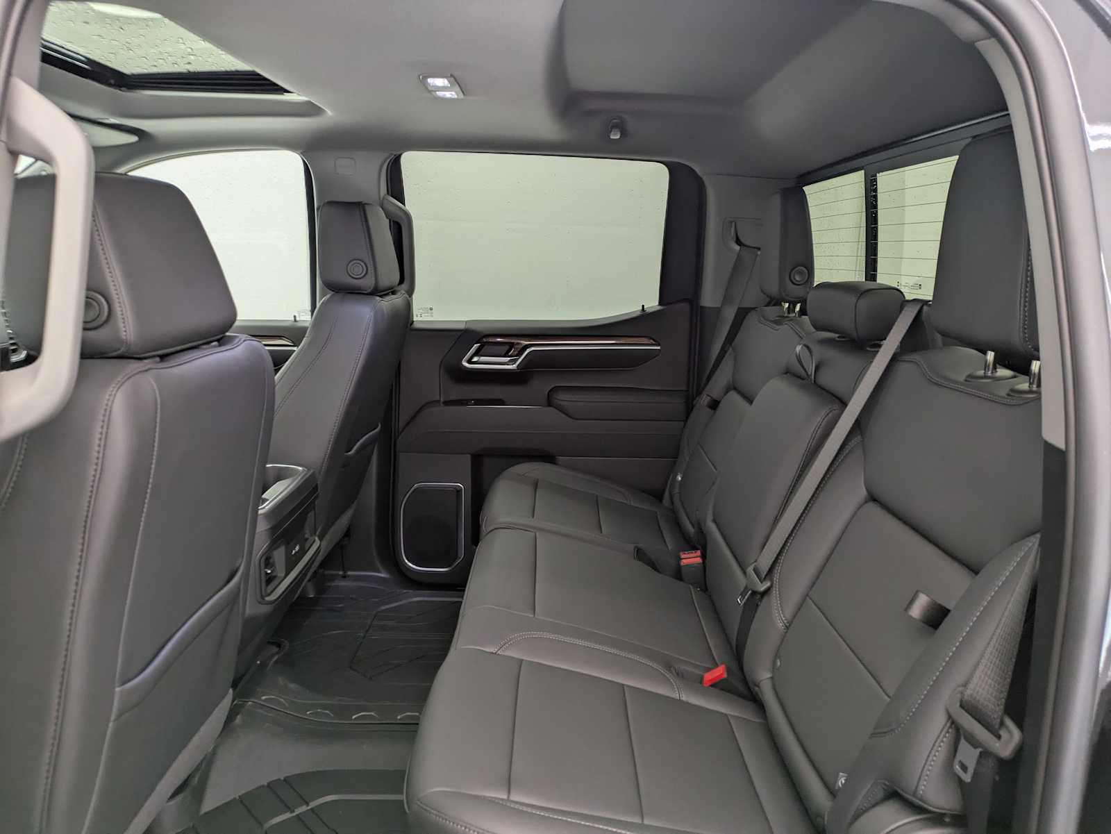 Thumbnail: 2026 Chevrolet Silverado 1500 - 22