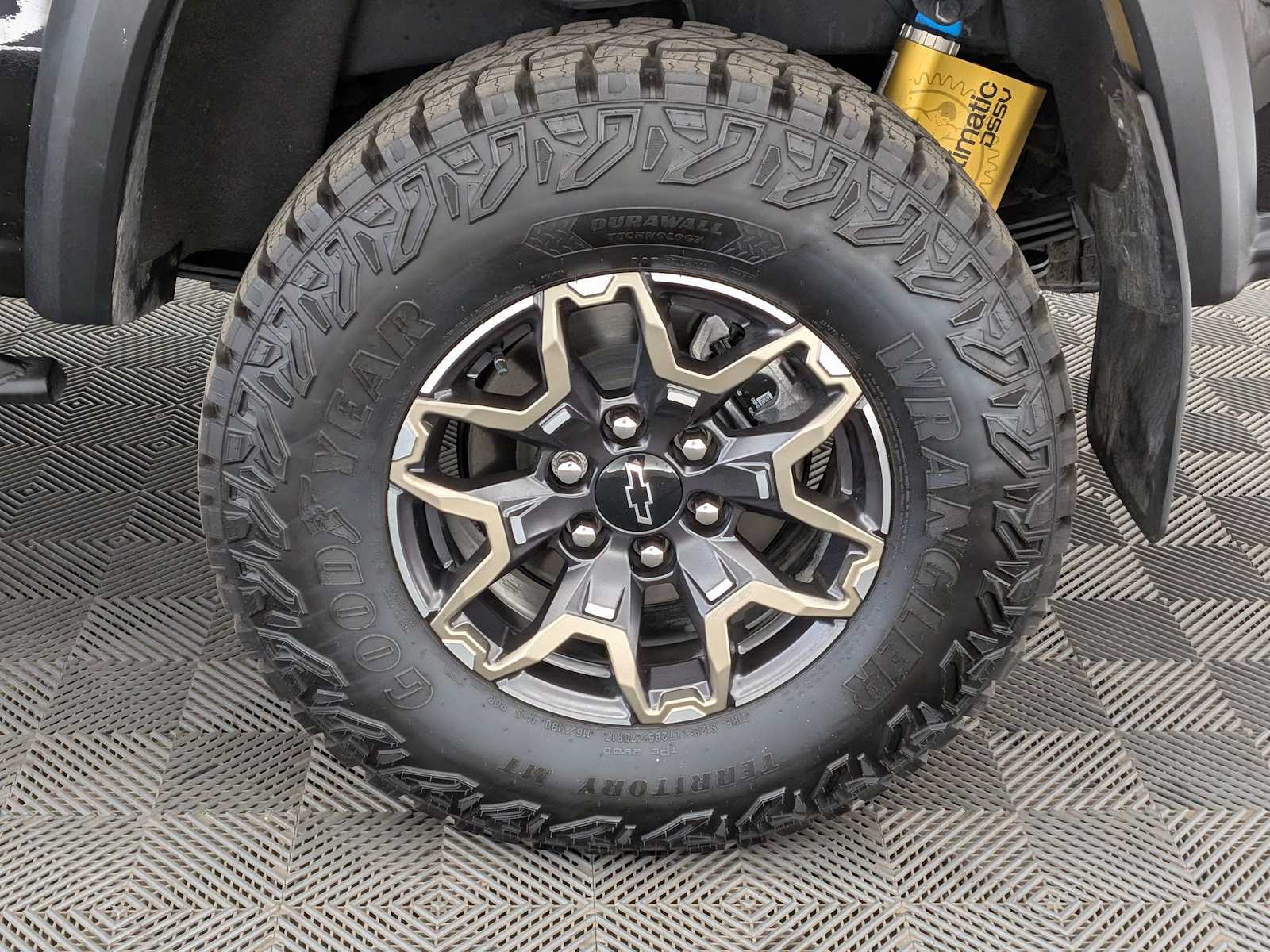 Thumbnail: 2024 Chevrolet Colorado - 16