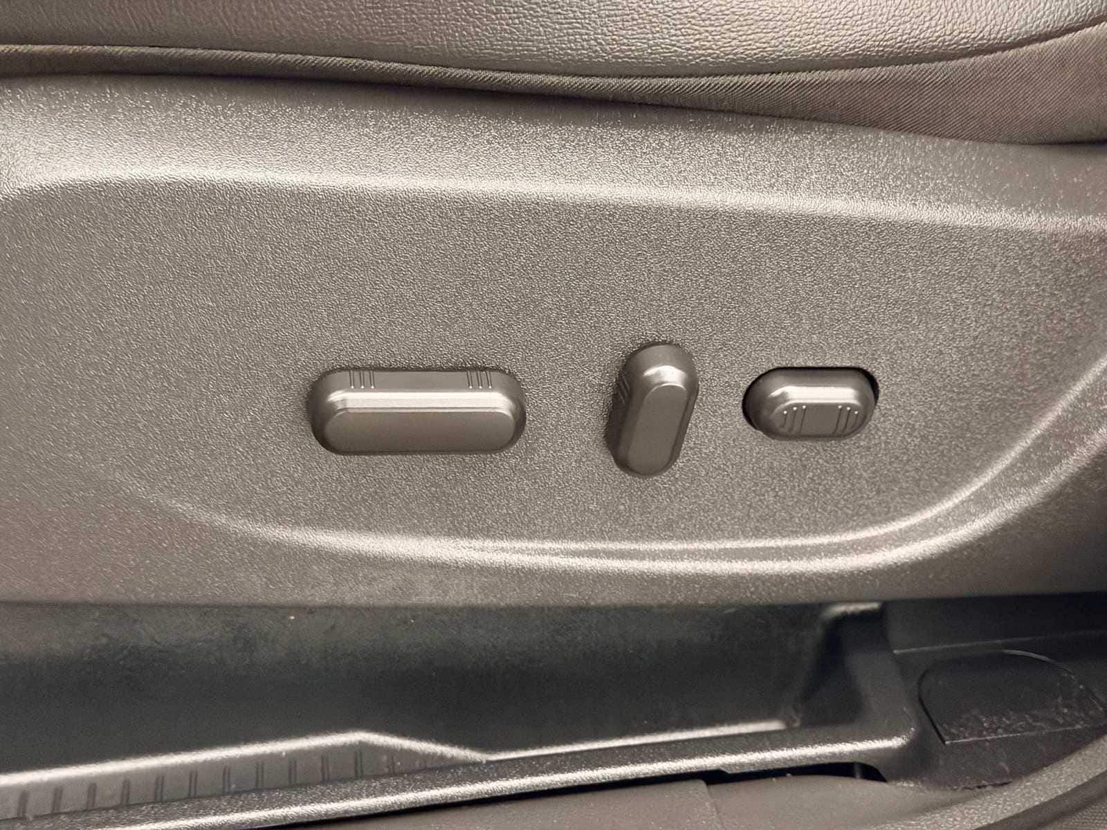 Thumbnail: 2018 Ford Escape - 18