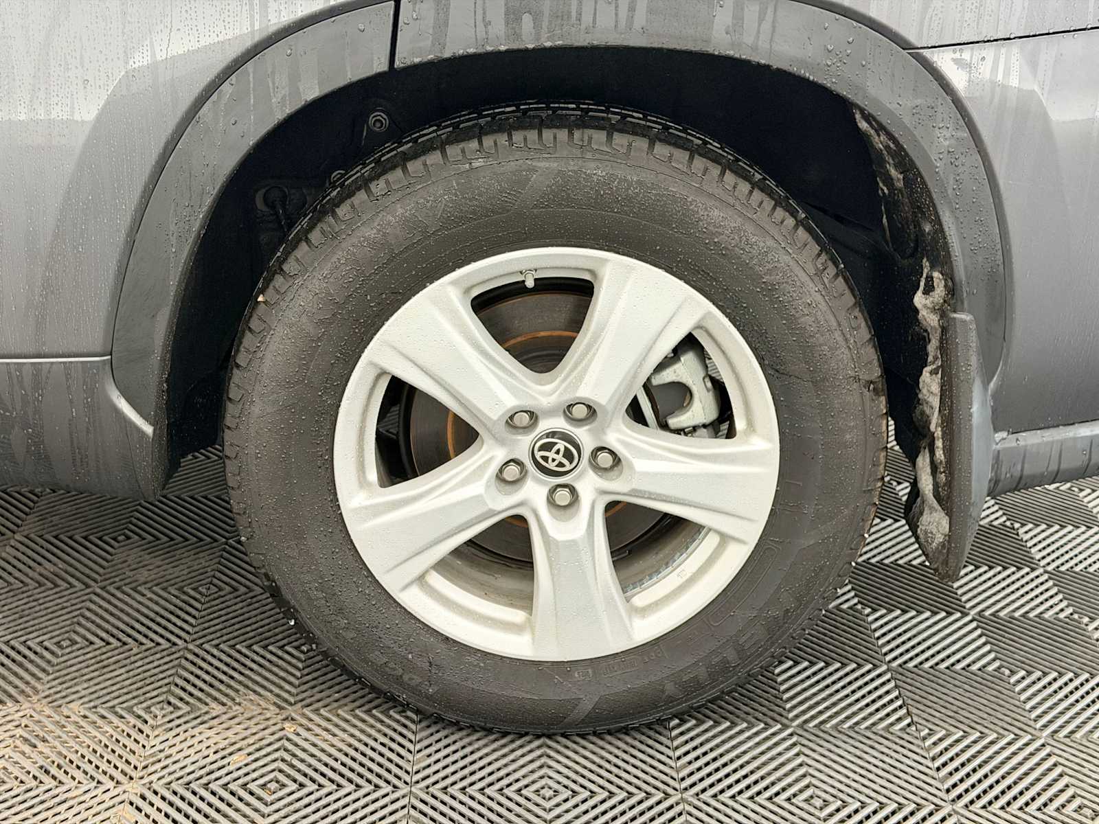 Thumbnail: 2024 Toyota Highlander - 13