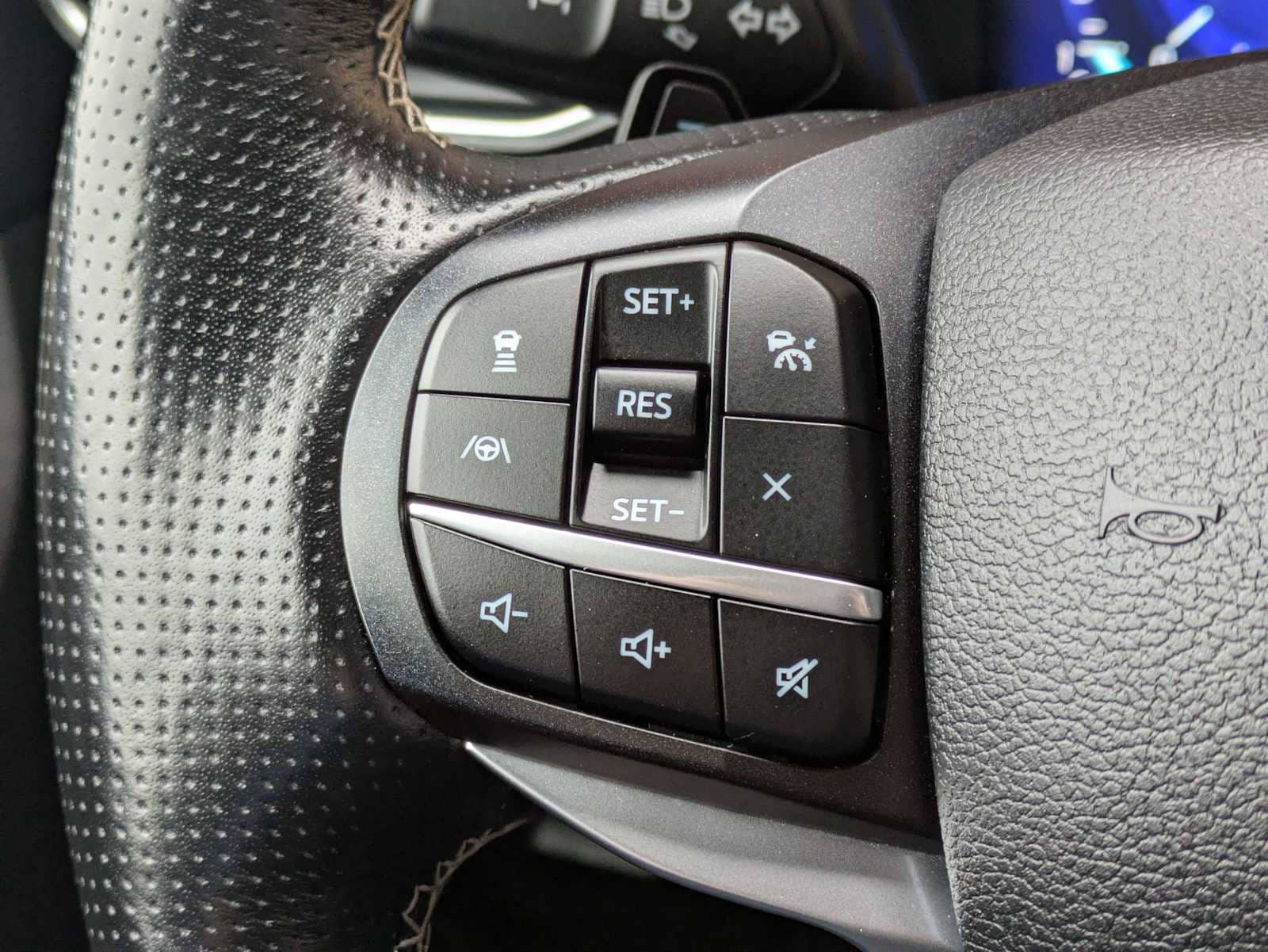 Thumbnail: 2020 Ford Explorer - 23