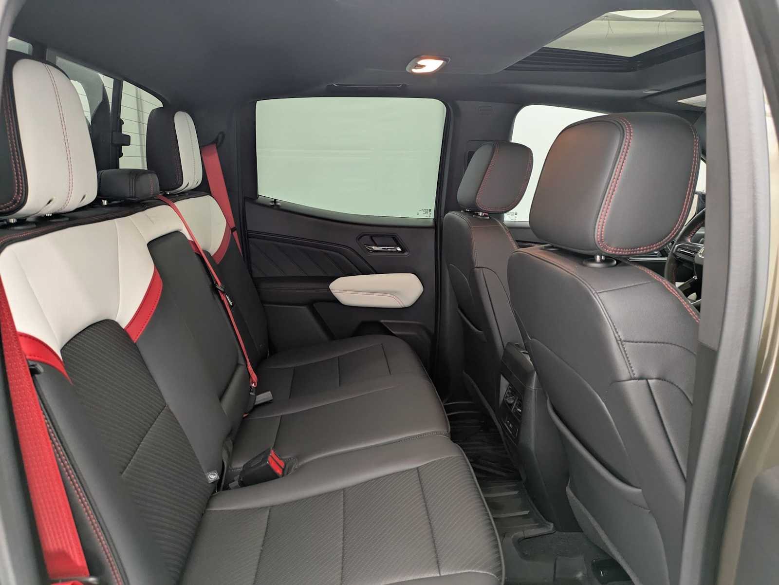 Thumbnail: 2024 GMC Canyon - 22