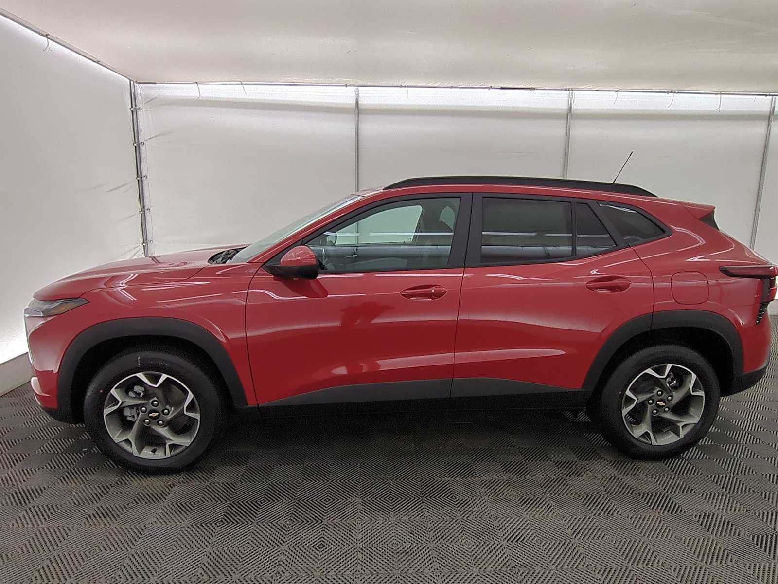 Thumbnail: 2026 Chevrolet Trax - 3