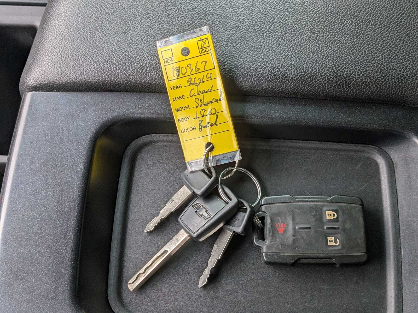 Thumbnail: 2014 Chevrolet Silverado 1500 - 32