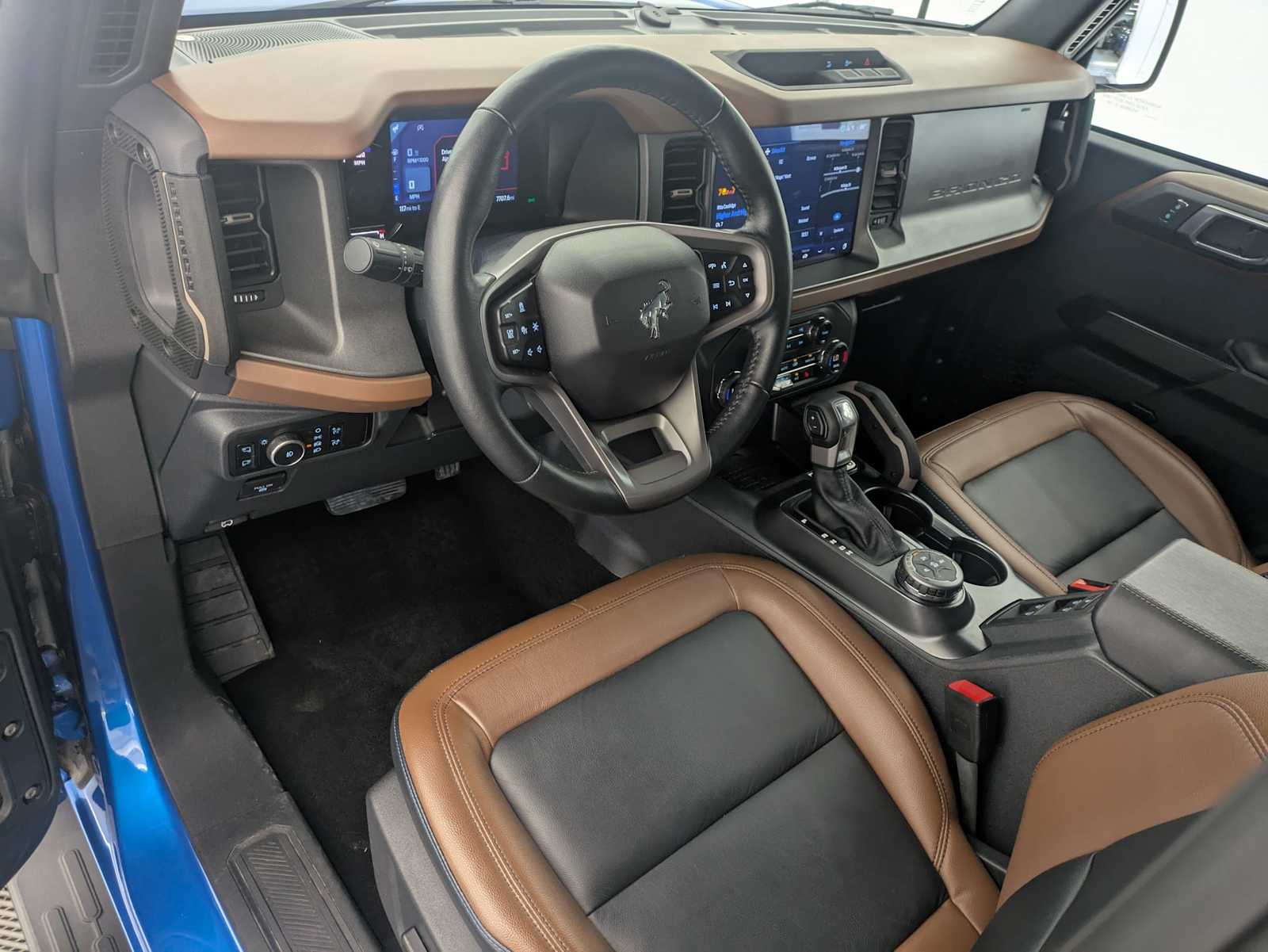 2024 Ford Bronco Outer Banks 2