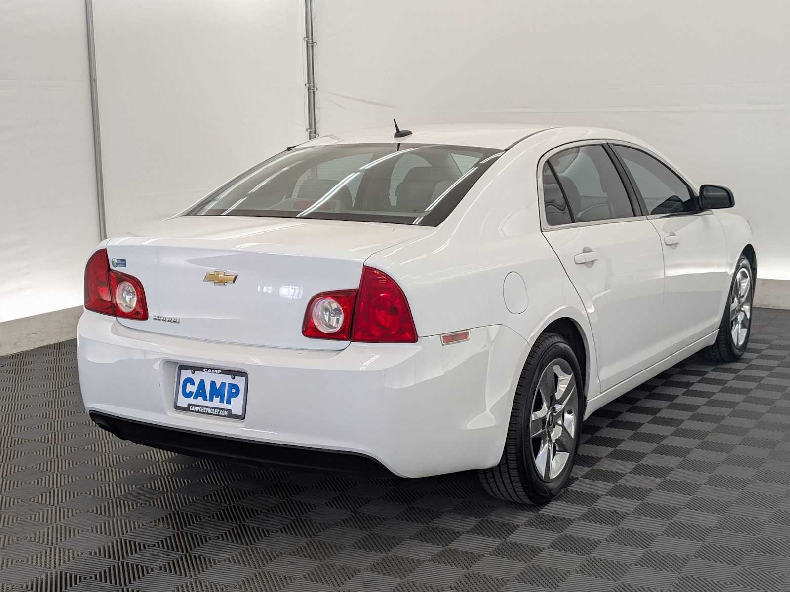 Thumbnail: 2011 Chevrolet Malibu - 6