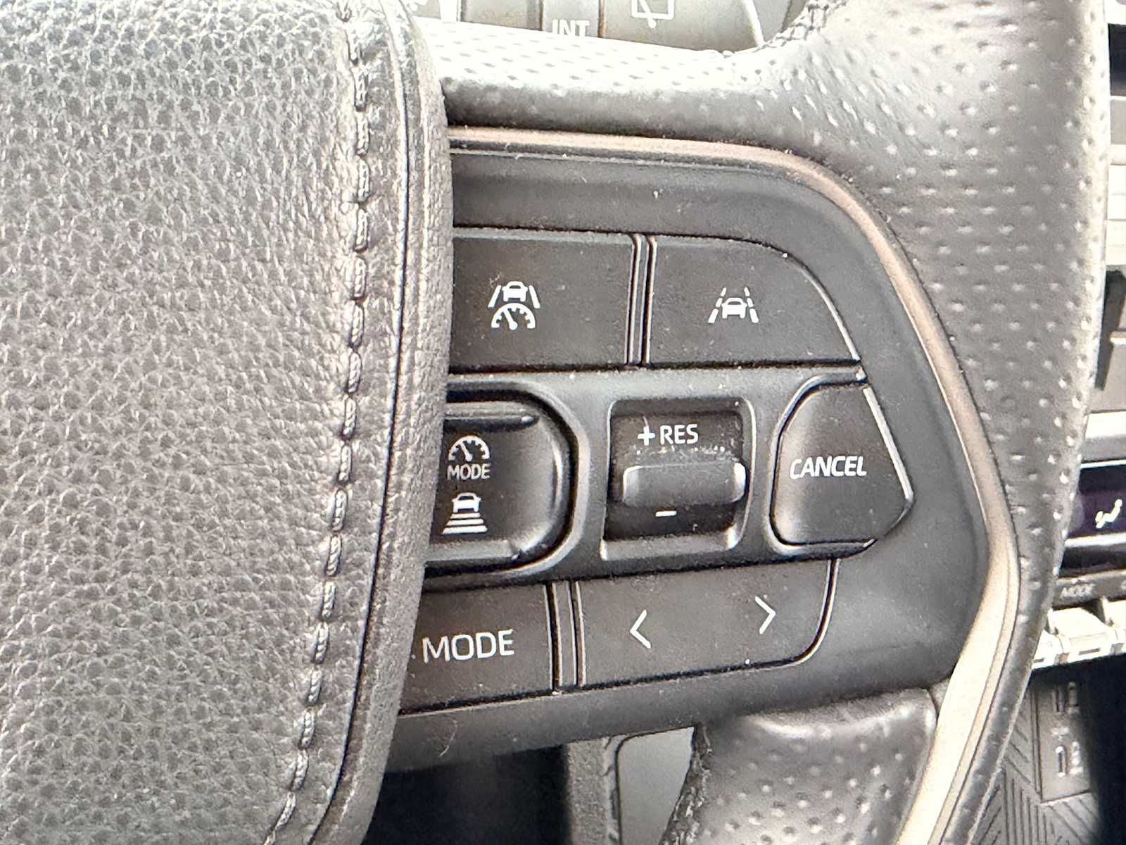 Thumbnail: 2025 Toyota 4Runner - 25