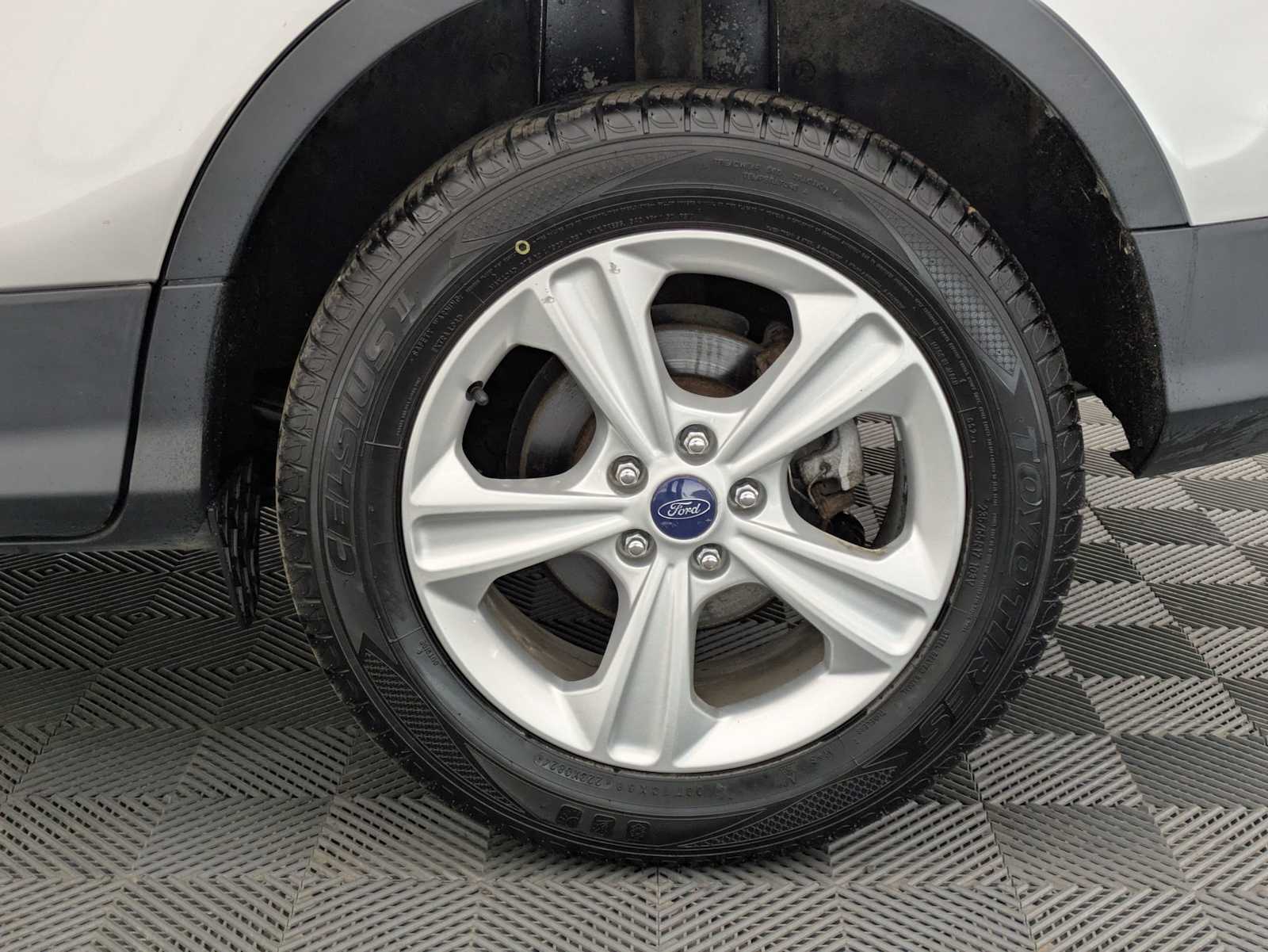 Thumbnail: 2015 Ford Escape - 14