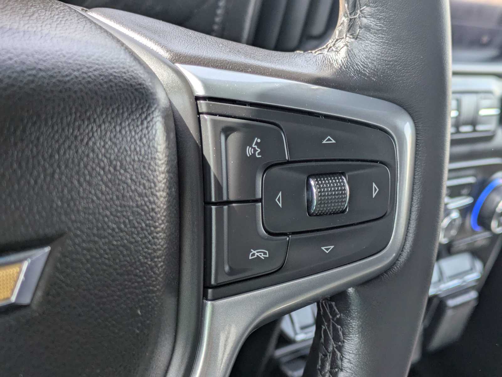 Thumbnail: 2019 Chevrolet Silverado 1500 - 26