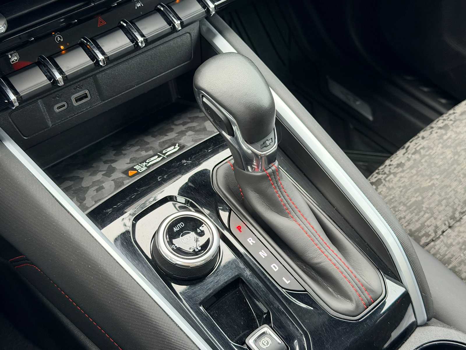 Thumbnail: 2024 Chevrolet Colorado - 30