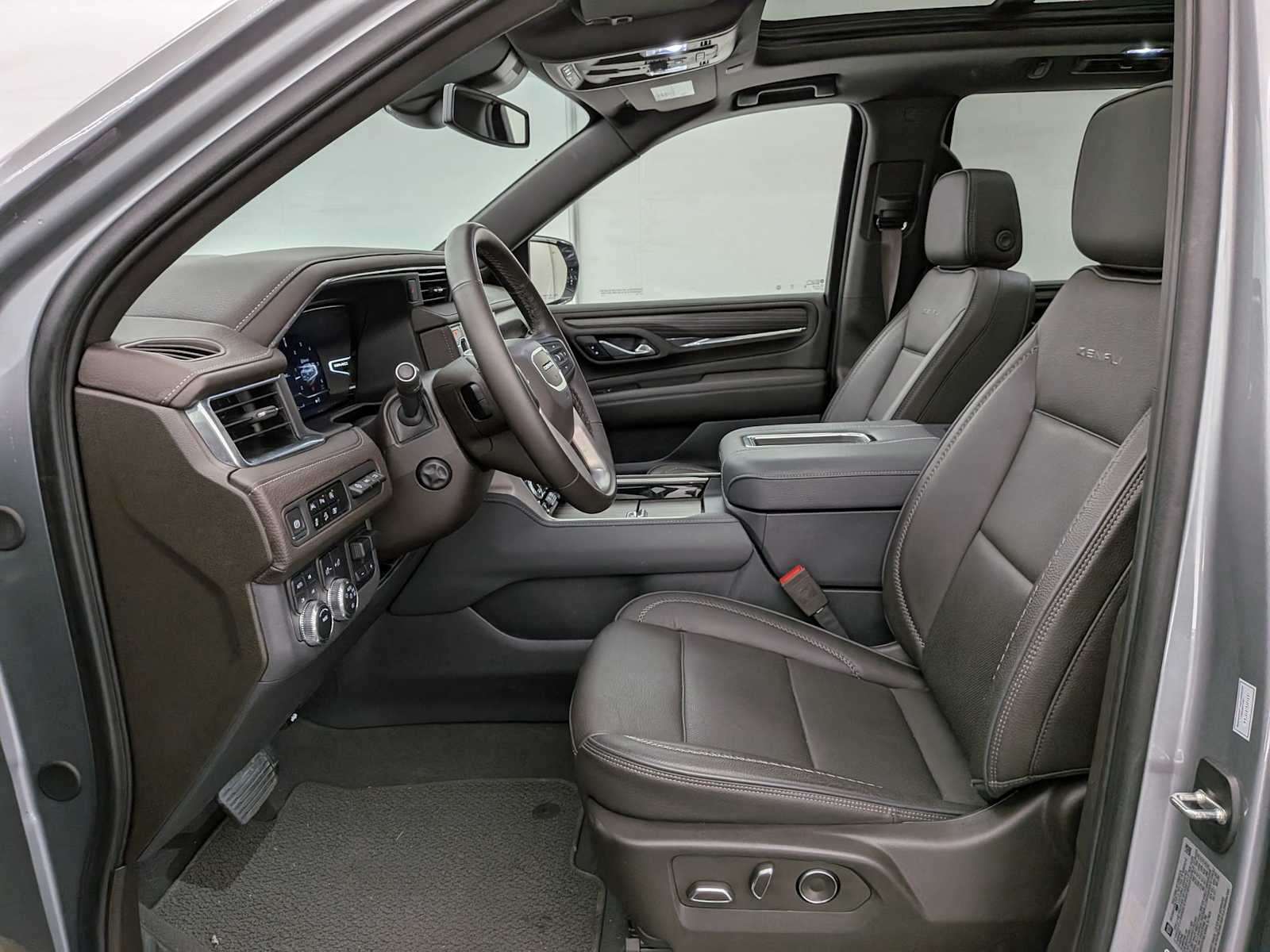 Thumbnail: 2024 GMC Yukon - 19