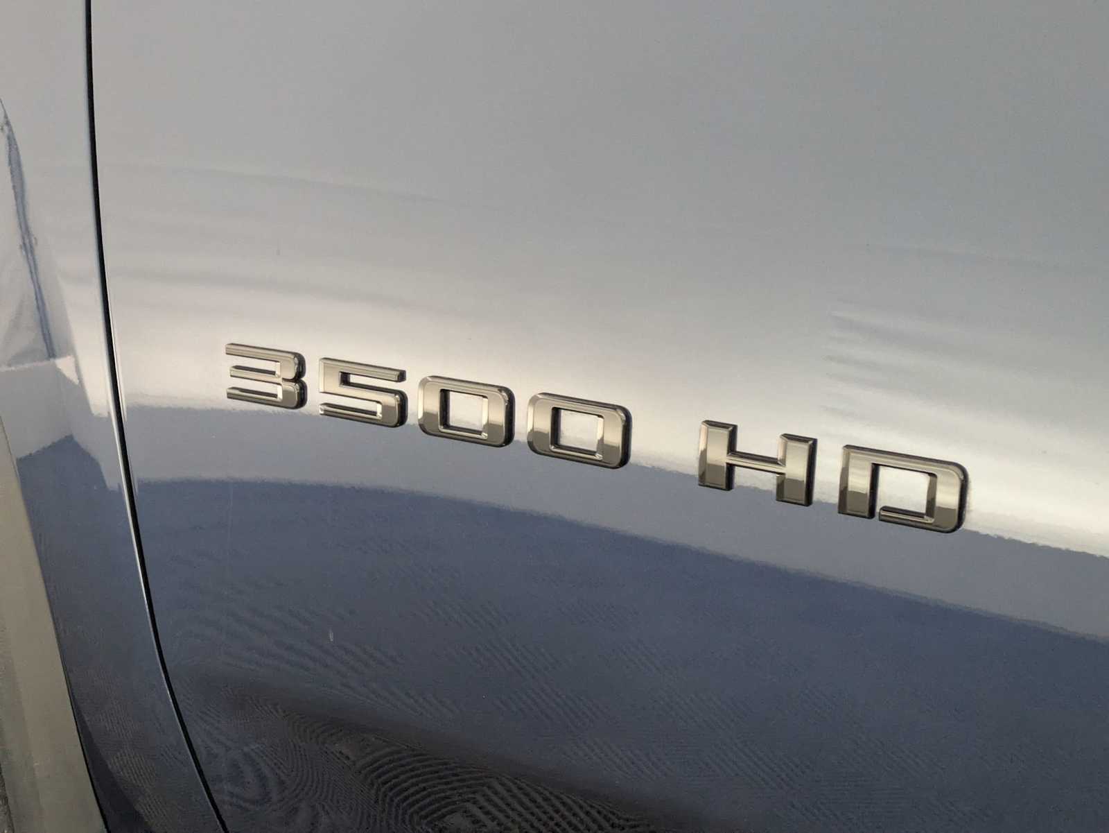 Thumbnail: 2022 Chevrolet Silverado 3500 - 11