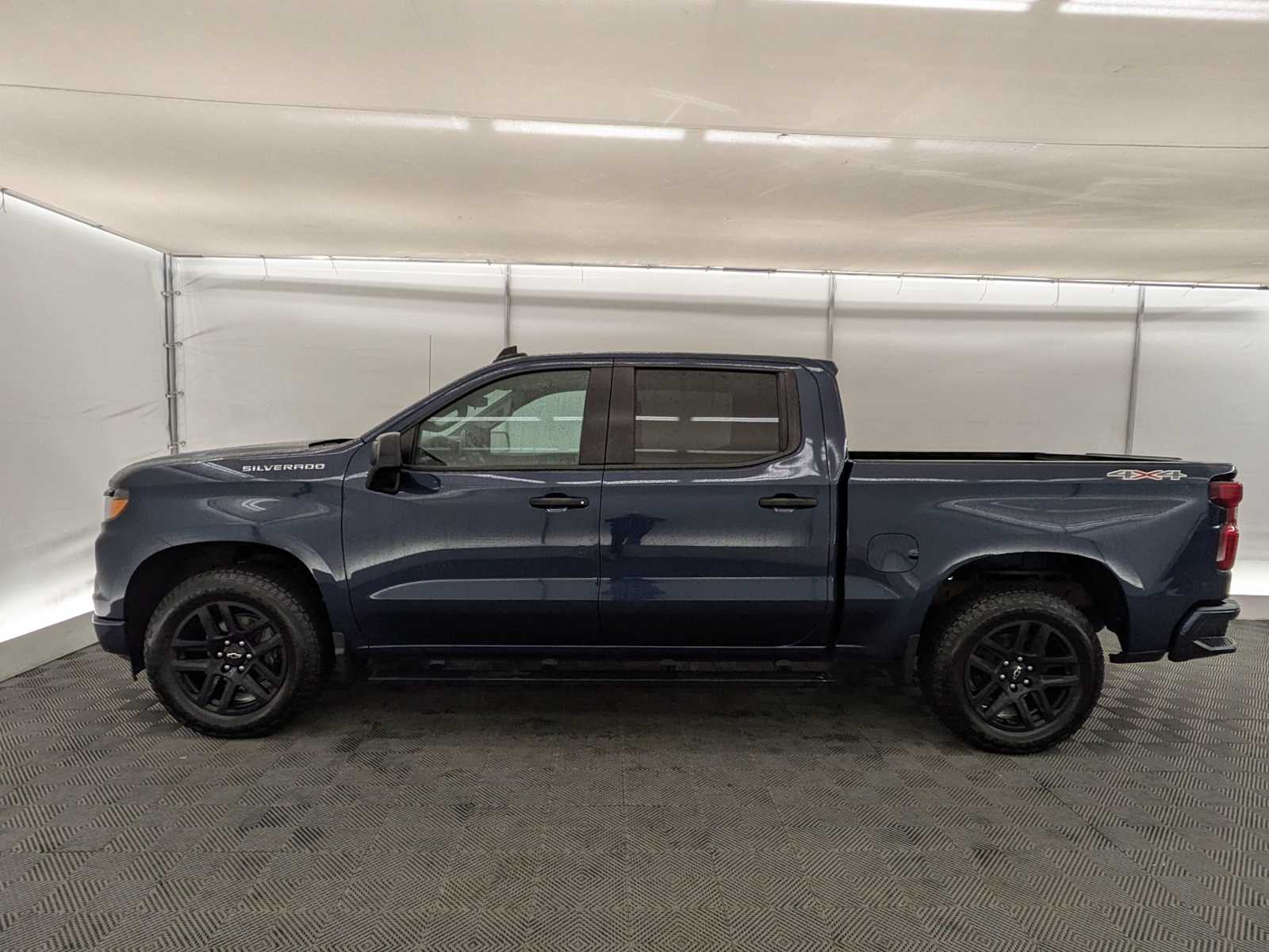 Thumbnail: 2022 Chevrolet Silverado 1500 - 3