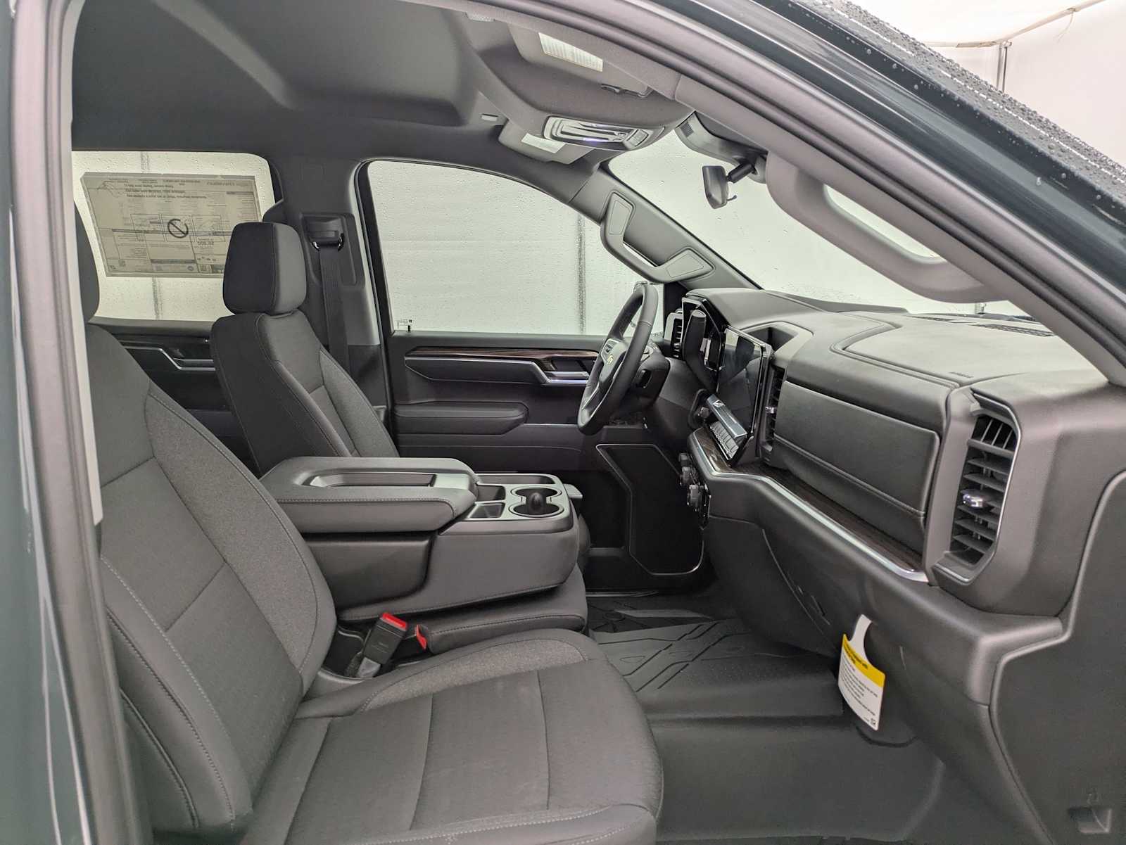 Thumbnail: 2026 Chevrolet Silverado 1500 - 22