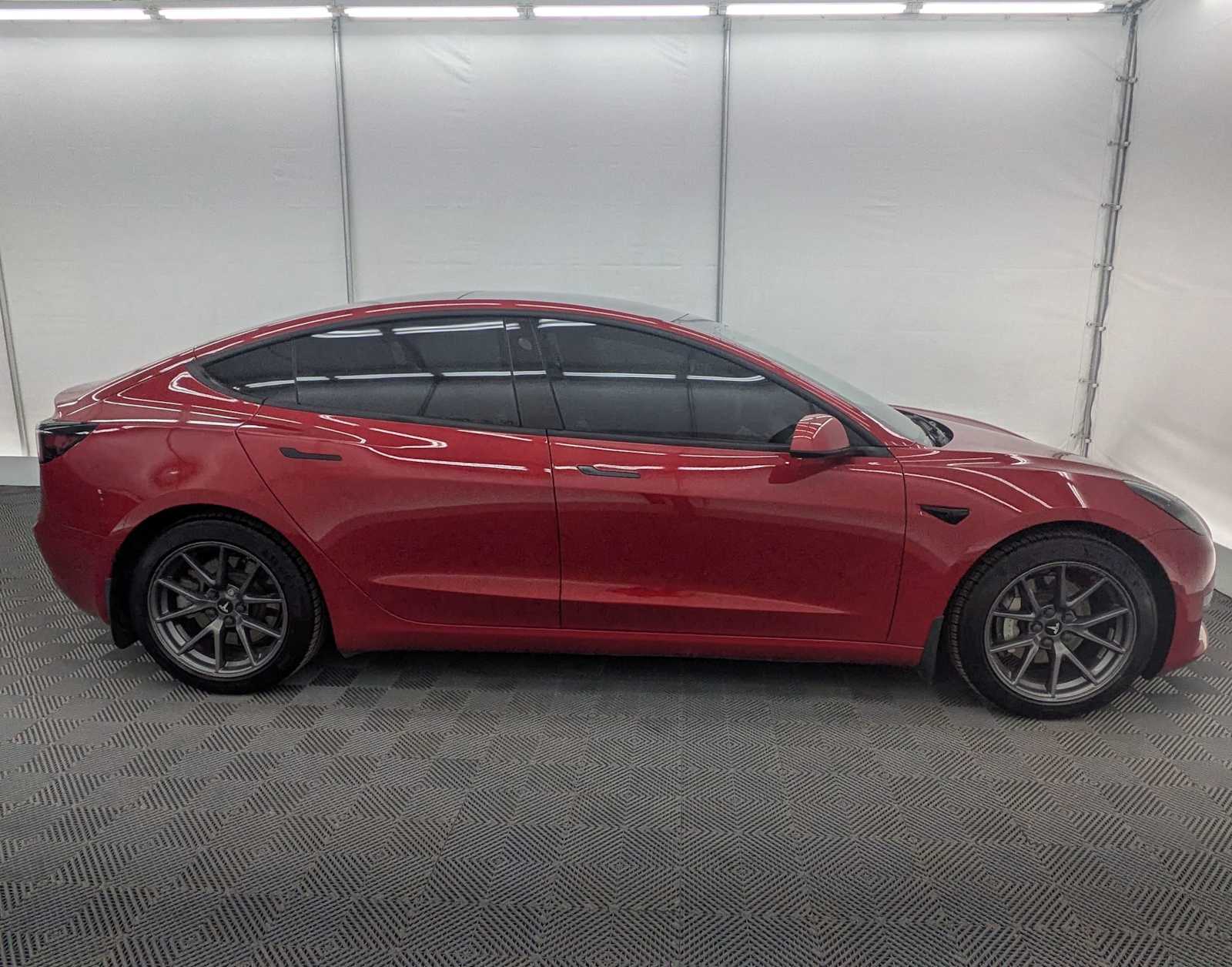 Thumbnail: 2021 Tesla Model 3 - 7