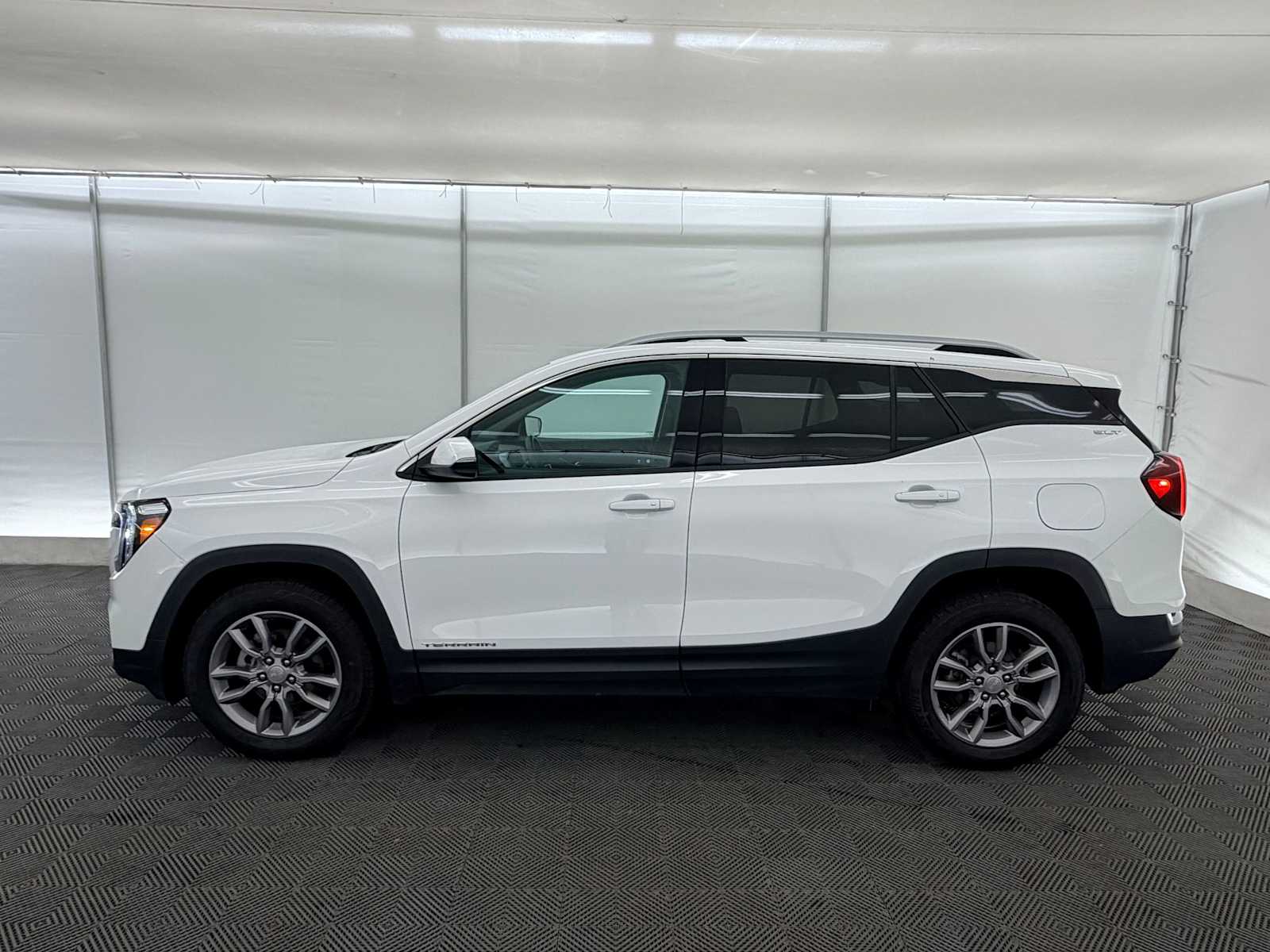 Thumbnail: 2024 GMC Terrain - 3