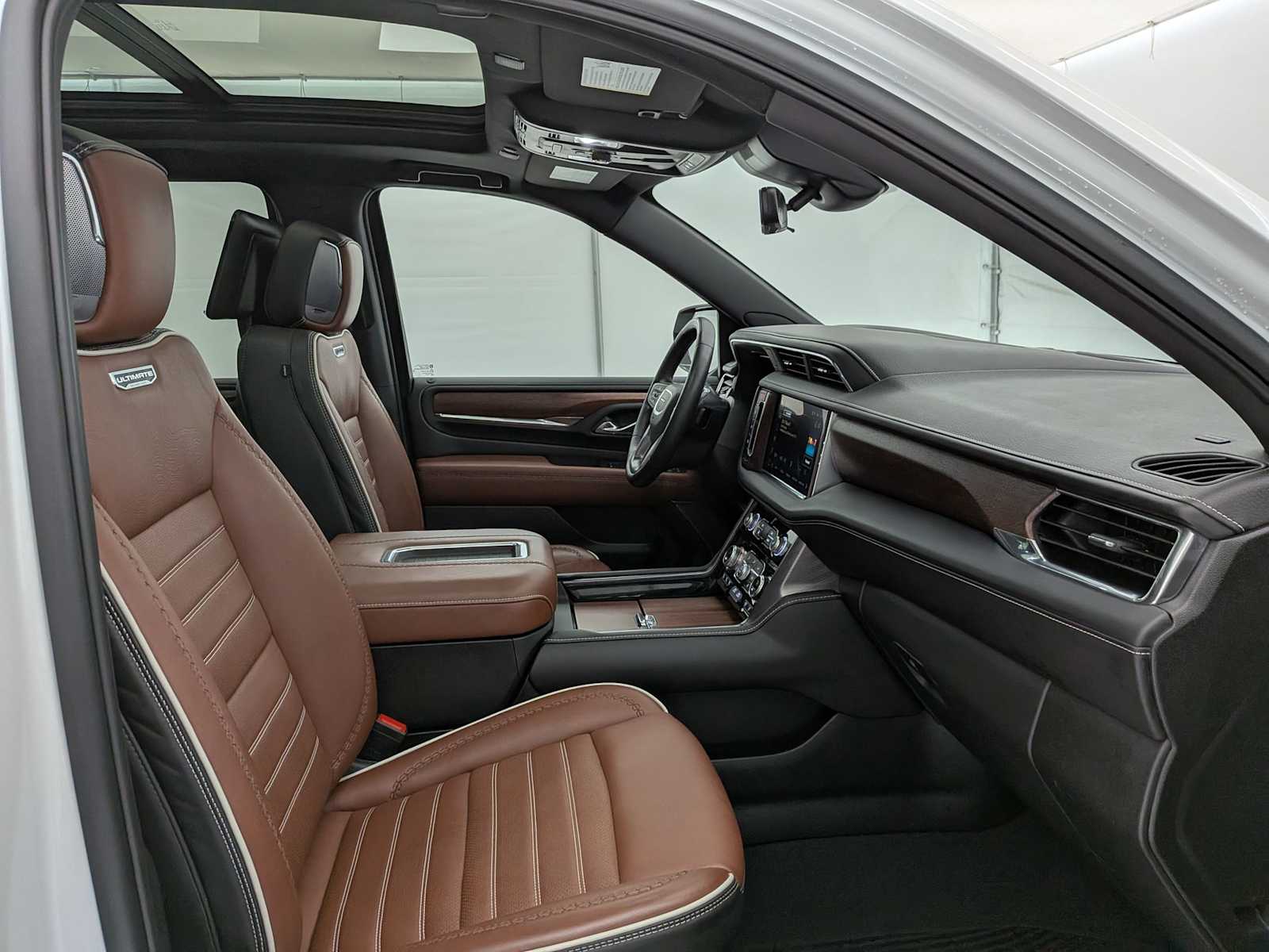 Thumbnail: 2023 GMC Yukon - 25