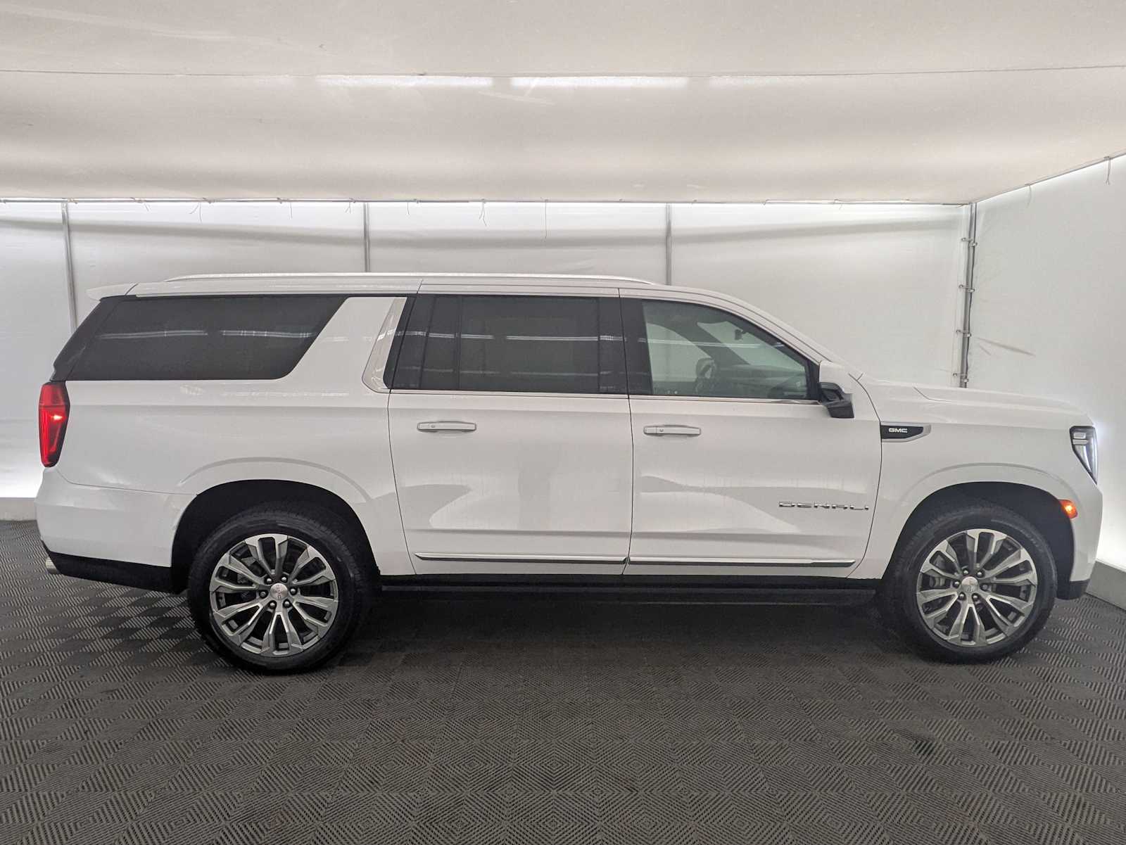 Thumbnail: 2021 GMC Yukon XL - 7