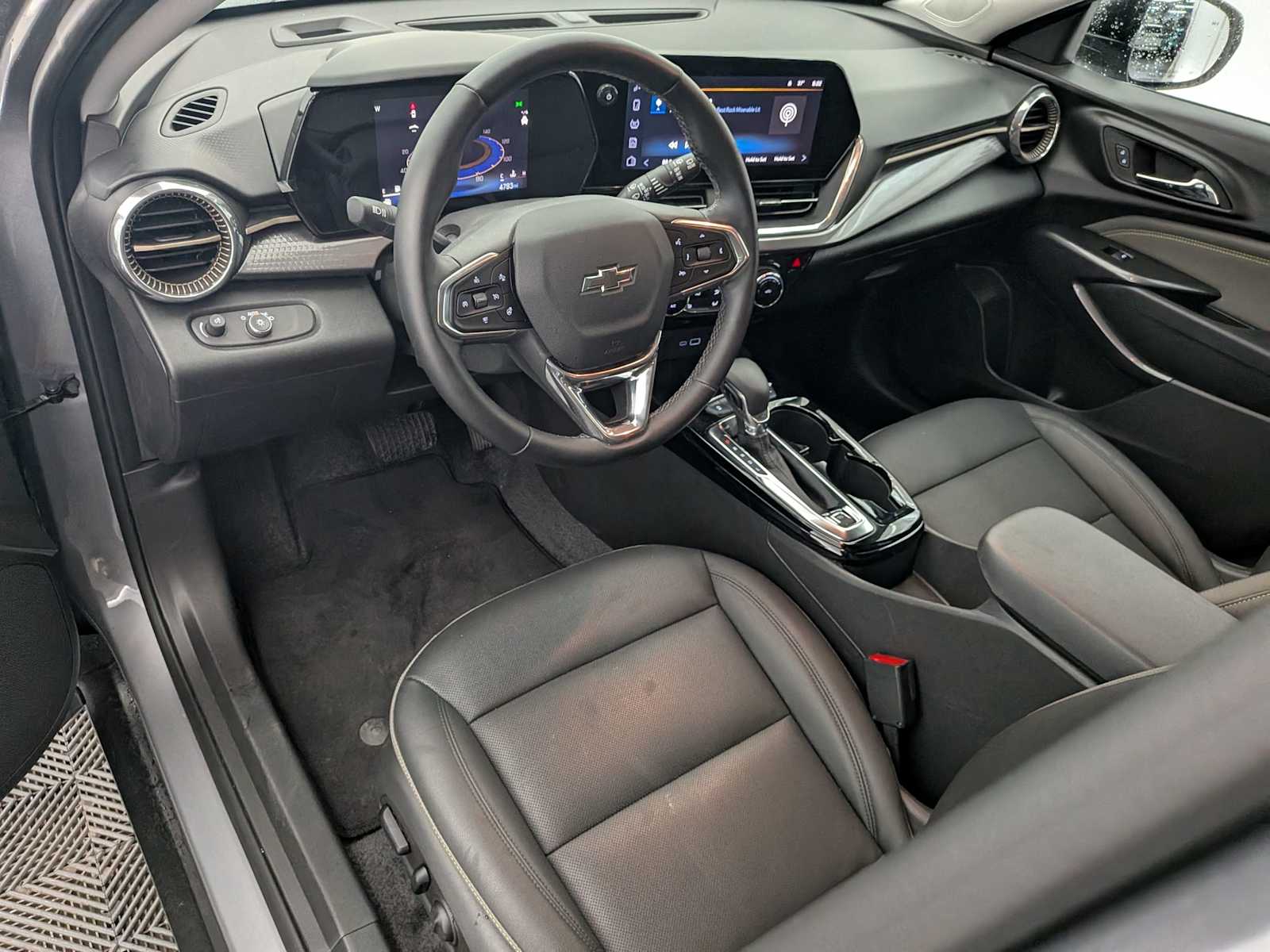 Thumbnail: 2025 Chevrolet Trax - 2